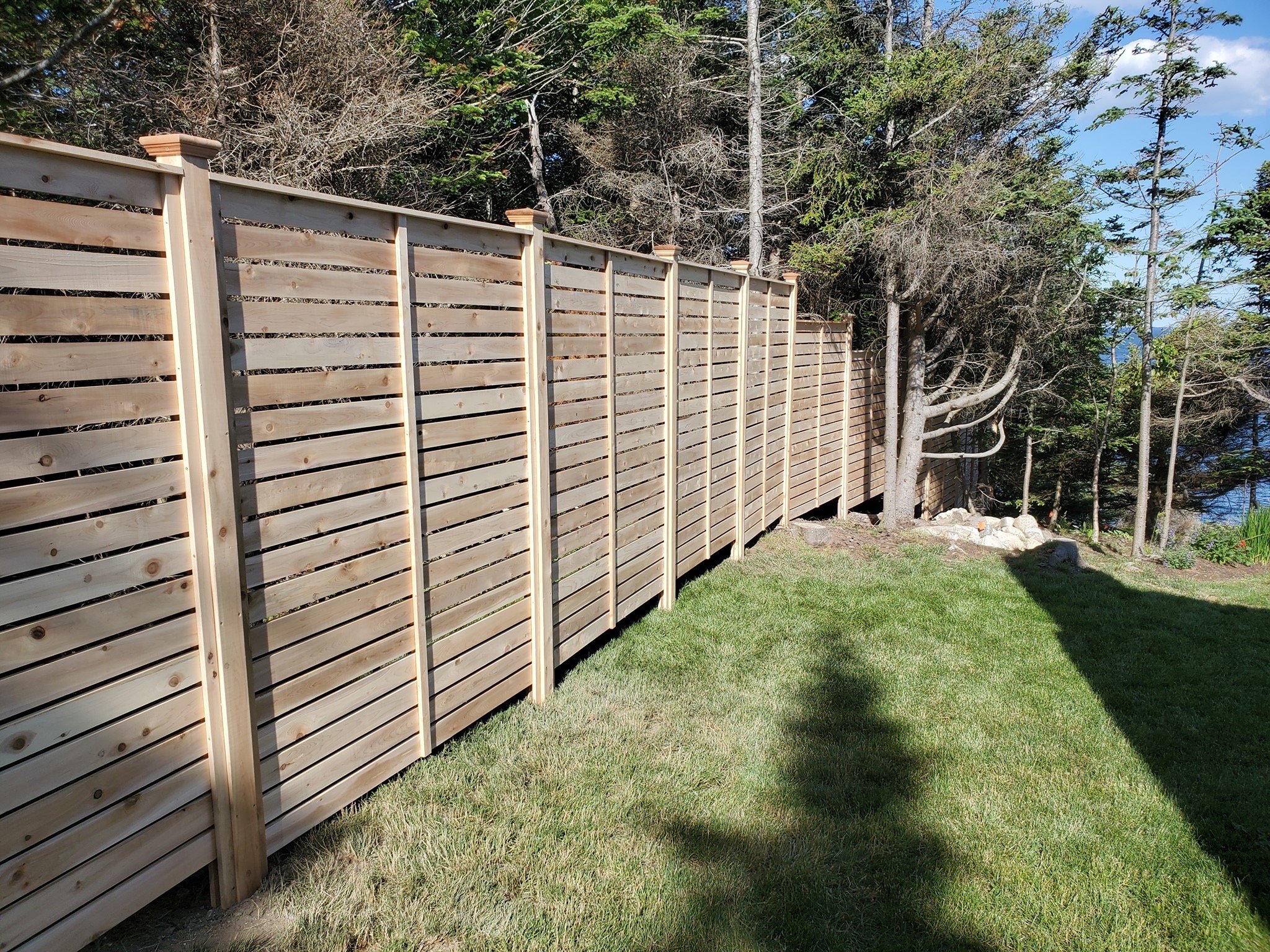 horizontal cedar semi private (C9)