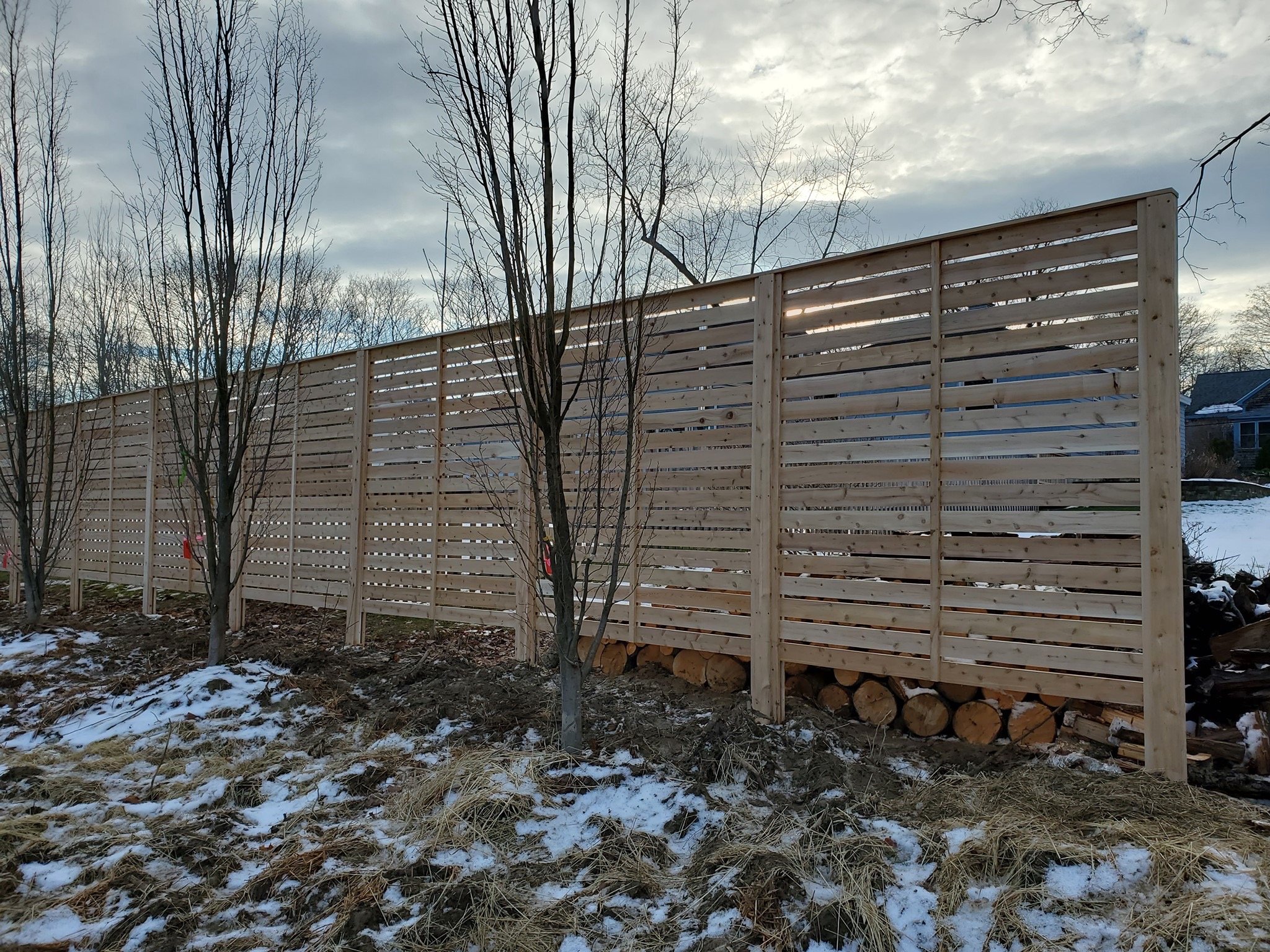 horizontal cedar semi private screen (C8)