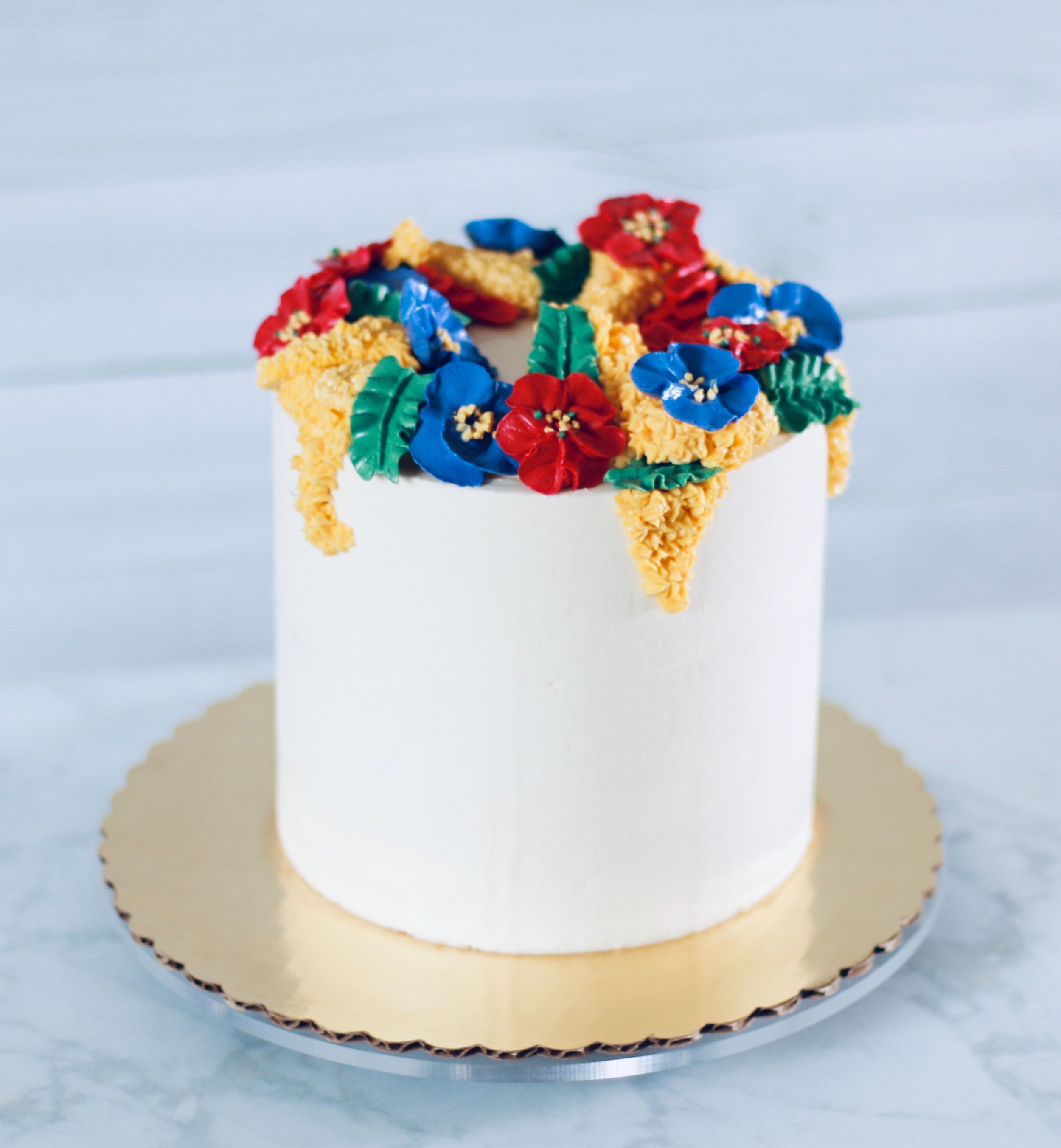 Floral Cream Celebration Cake – Creme Castle