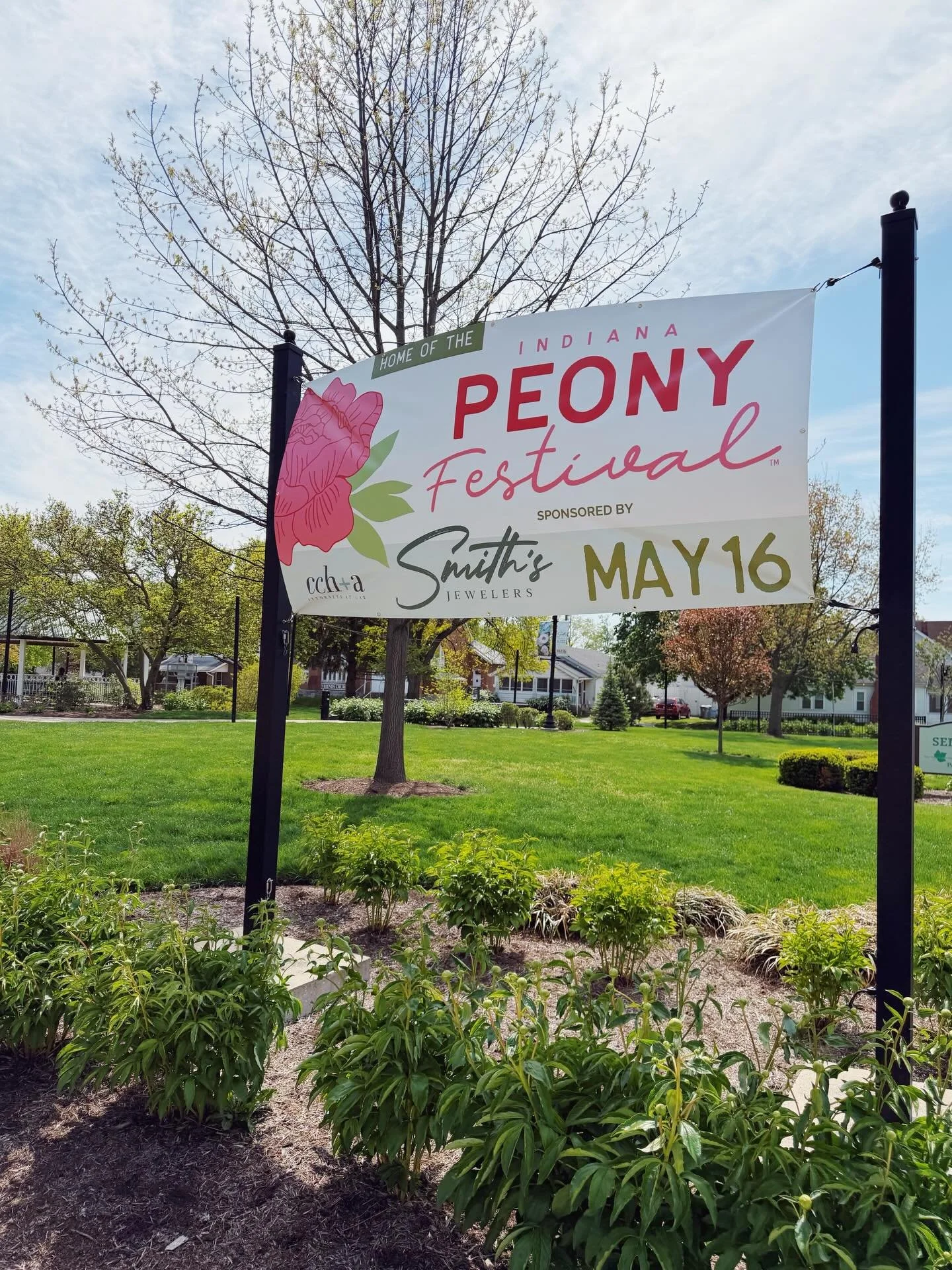 It&rsquo;s starting to feel a lot like peony season in downtown @noblesvillein😍🌸⏳🎪 

P.S. Have you seen the new peony mural by @michaeljanoskystudio at @noblesvillecreates? So good &amp; just in time for the big day🌼🗓️