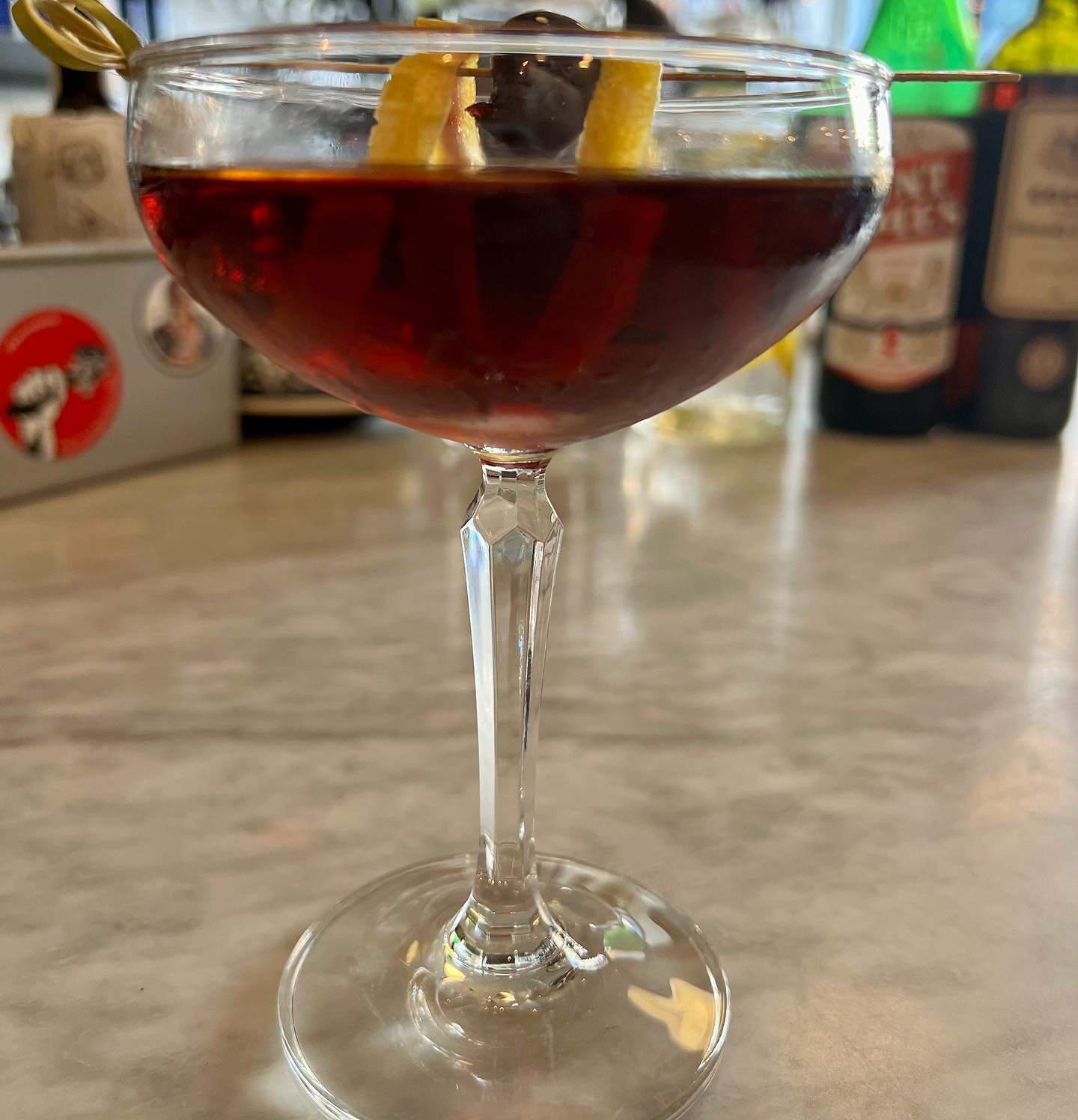 Kim&rsquo;s favorite cocktail rn&mdash;MATTHEW MAKE ME A DRINK: Conniption Navy Strength gin, Malfy gin, Punt e Mes, Cocchi Torino, black walnut bitters 🤤

#iykyk #professionaldrinker #ginlovers #ginbar #thatsabettidrink