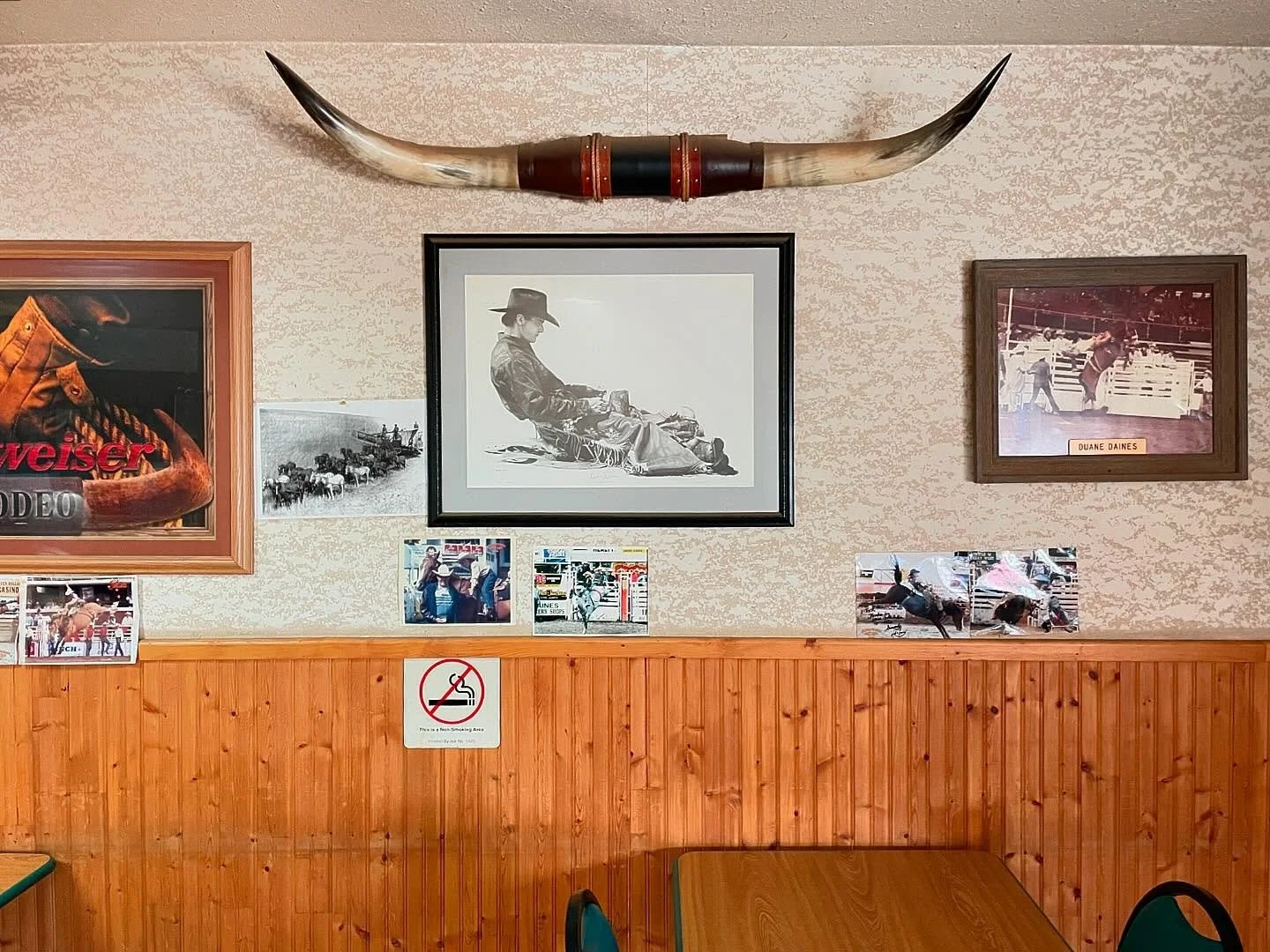 Roxanne’s artwork at the Innisfail Auction Mart 🤠 where we (Lorraine and Barclay) met with Duane Daines to sort through some photos and talk about old times 📷🙏🏼 
.
.
.
#canadianartists #cowboyart #rodeo