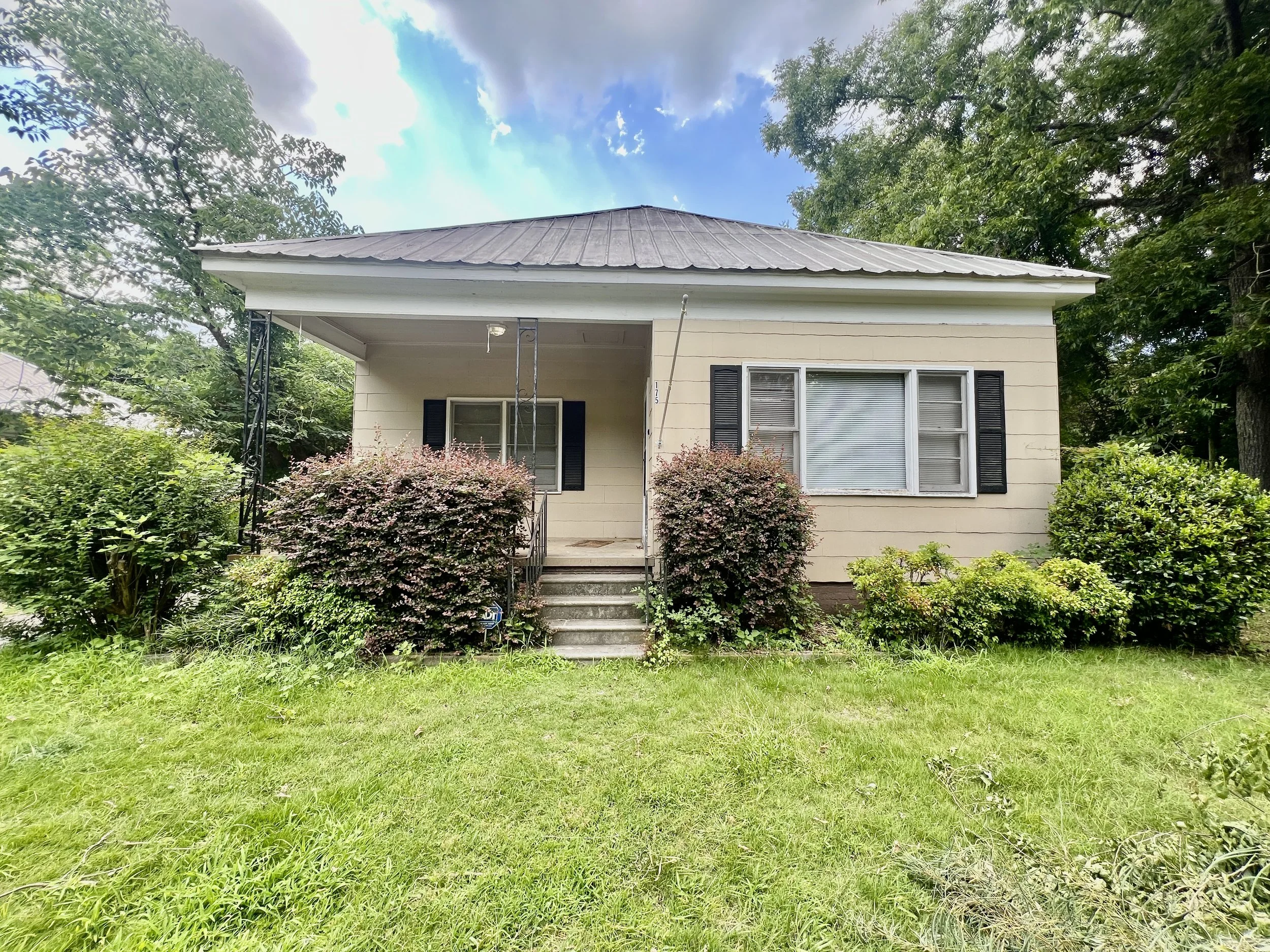 175 Inglewood Avenue | 3 BED, 2 BATH