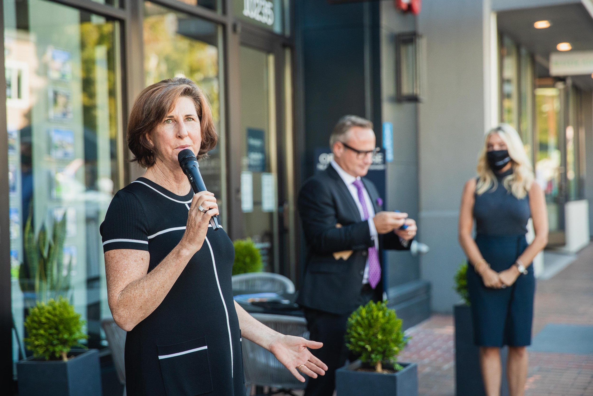 20201002-RSIR_Bellvue Office B-Bar Opening-86.jpg