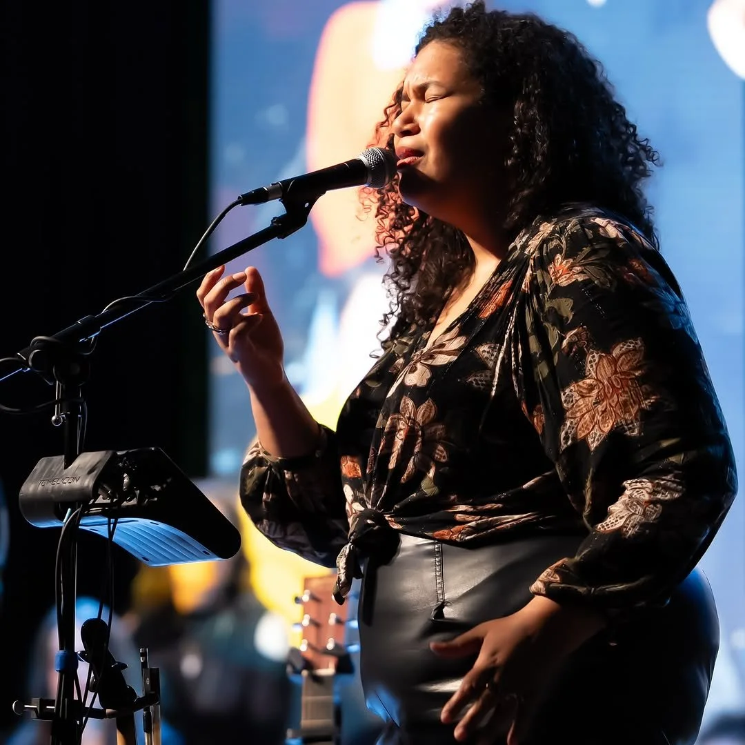 Cecille Elliott, Mezzo-soprano/Lyyra