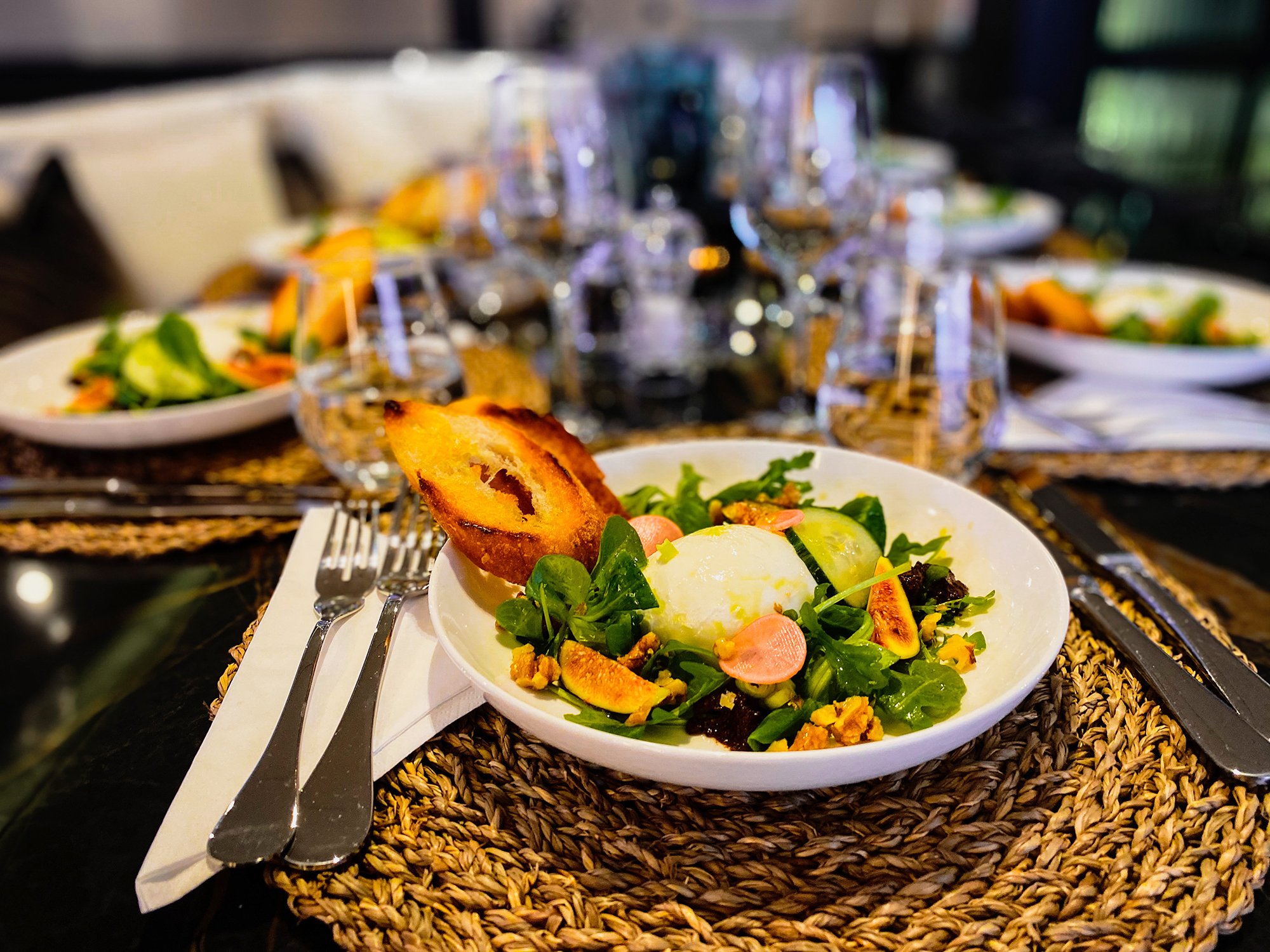 Table setting with mozzarella starter