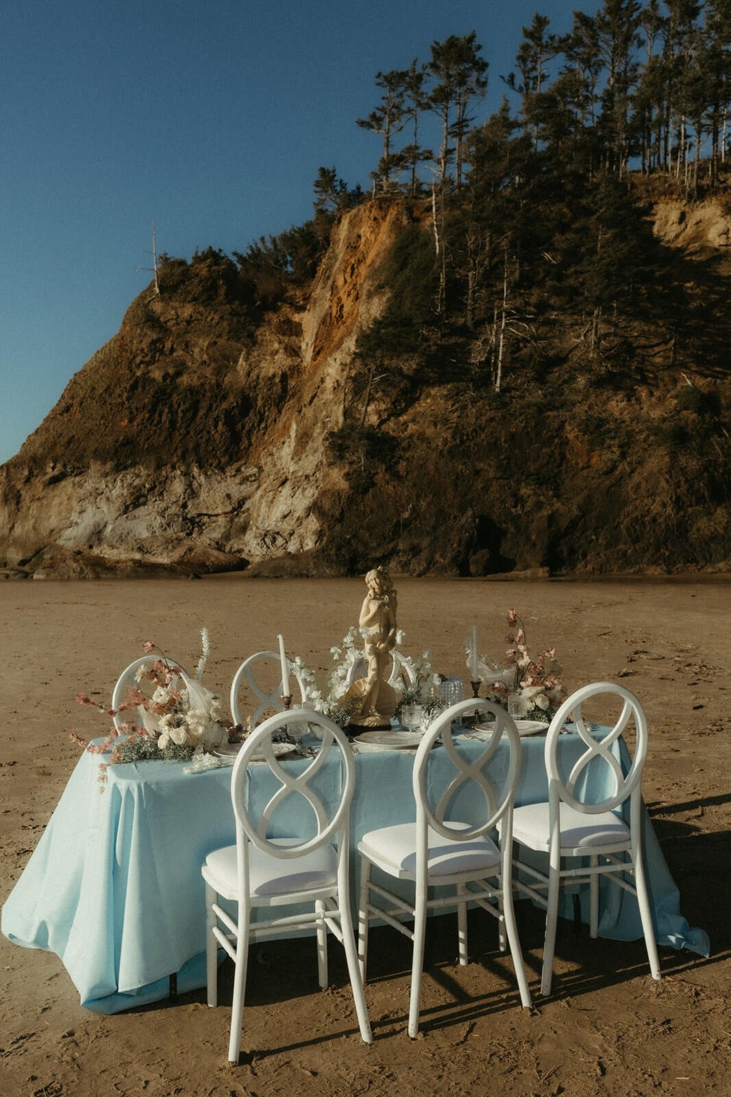 modern elopement reception on the Oregon Coast