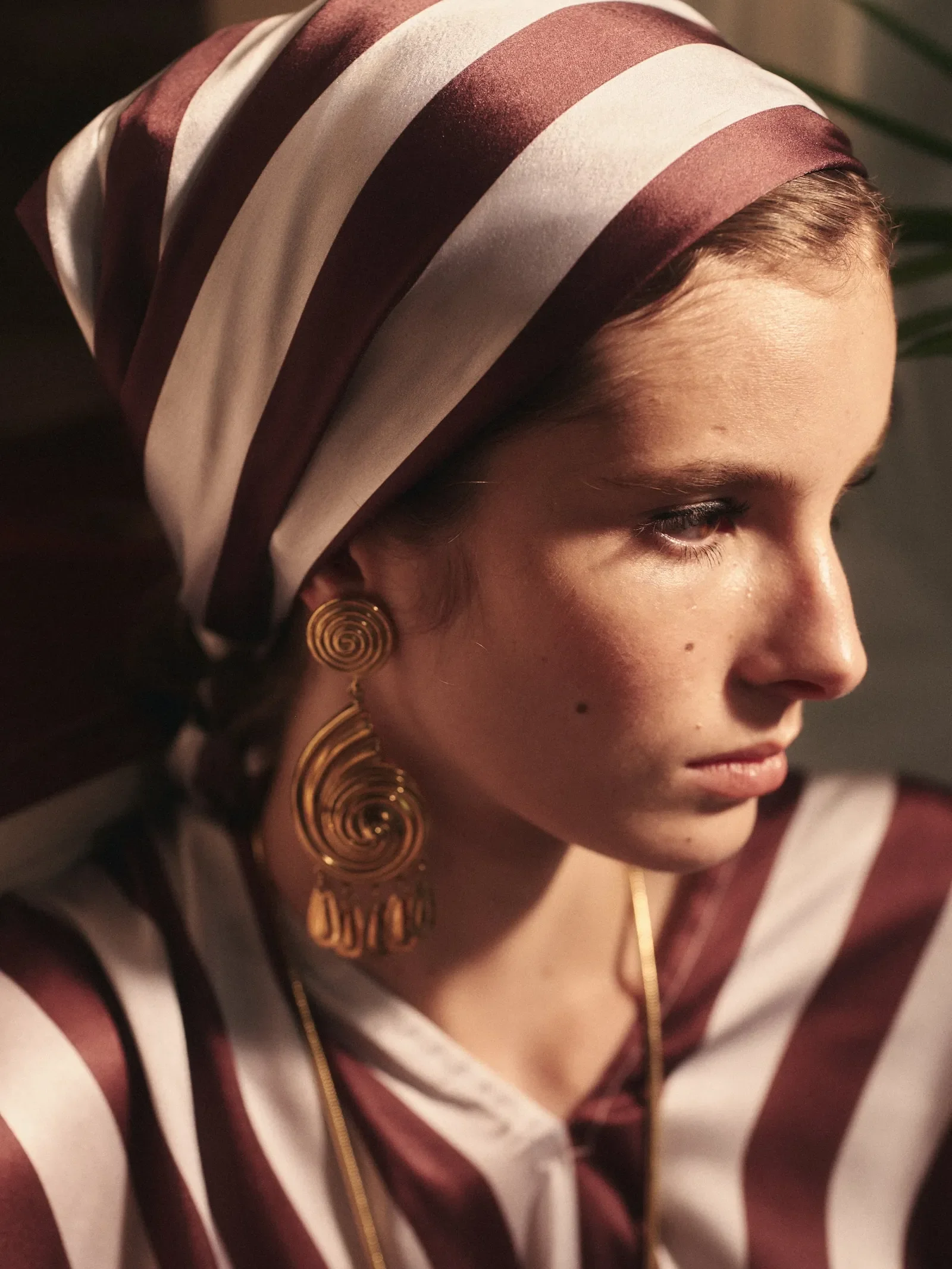 05_23_2024_JujuLookbook_0931_ELIZA_EARRINGS_GOLD (1).webp