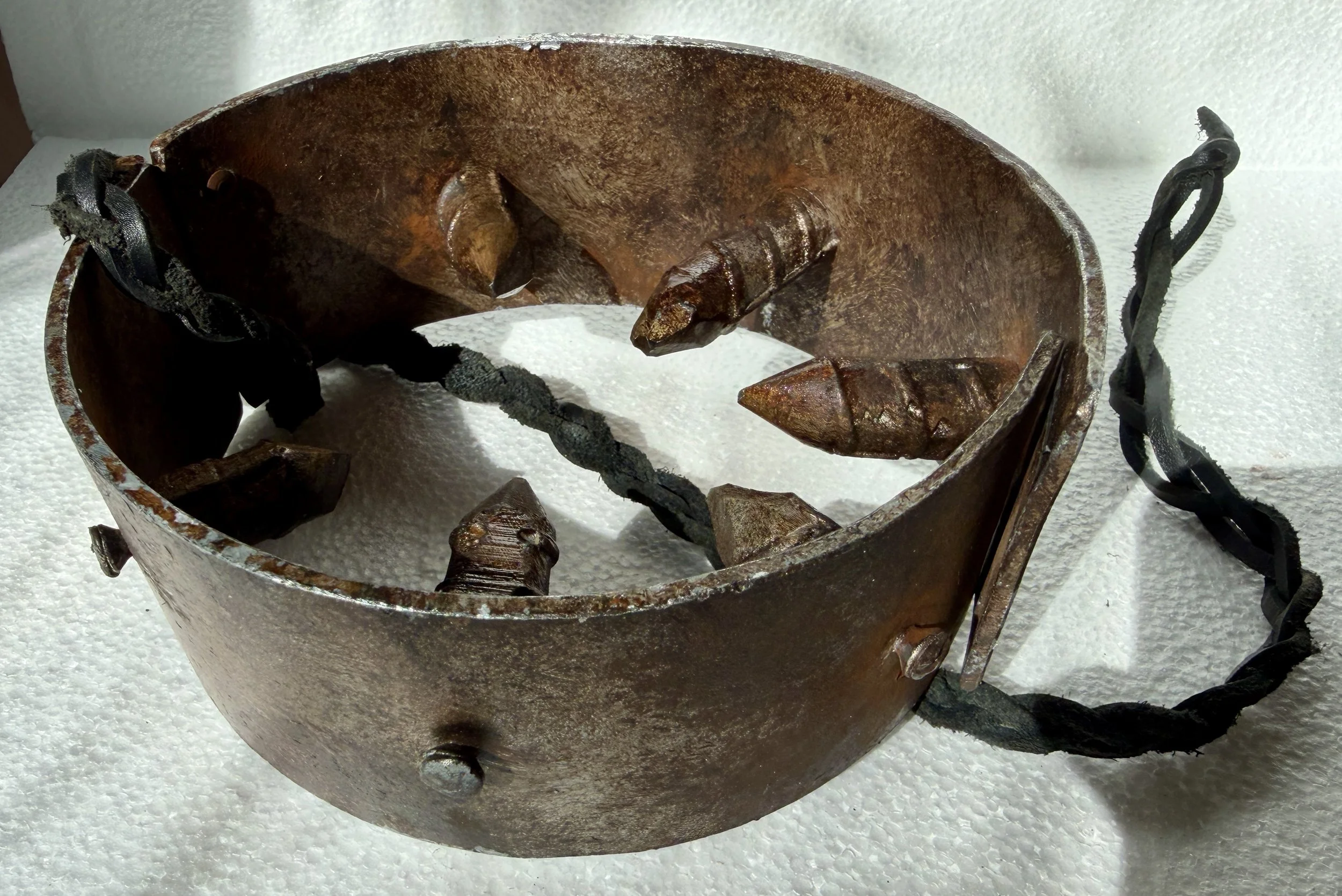 Sabrina Infernal Bailiff Collar. 3.JPG