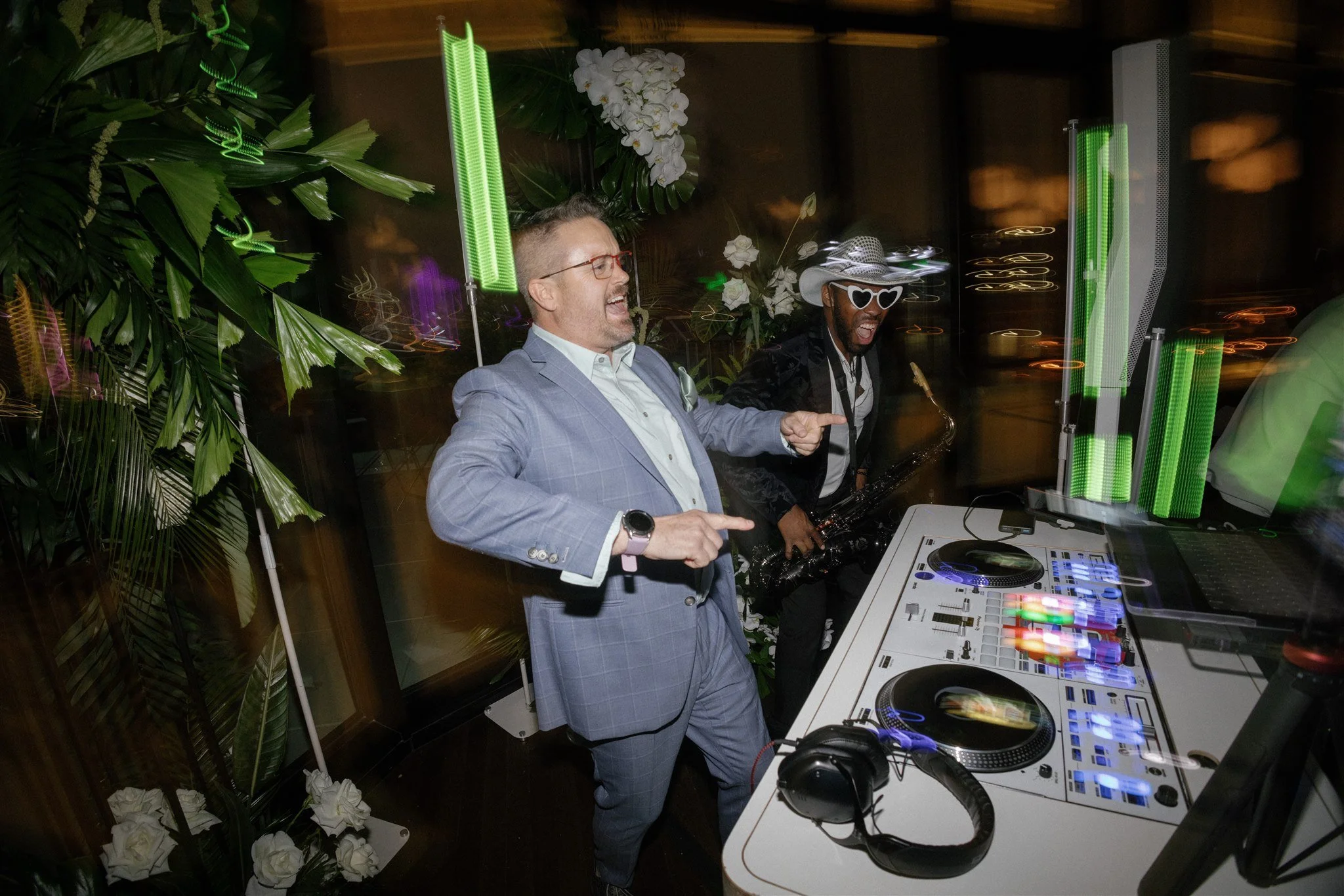 Jeff-brummett-virgin-hotel-dallas-wedding-1075.jpg