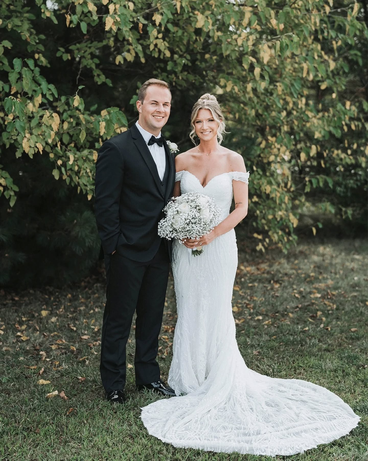 ✨The Hodgens!✨

Venue: @gatheringacres
Photo: @greghessphoto
Video: @unscriptedvisuals
Hair: @alyssa.does.updos
Makeup: @michelyn711

⁣#indyweddingphotographer #indianapolisweddingphotographer #indywedding #indianawedding