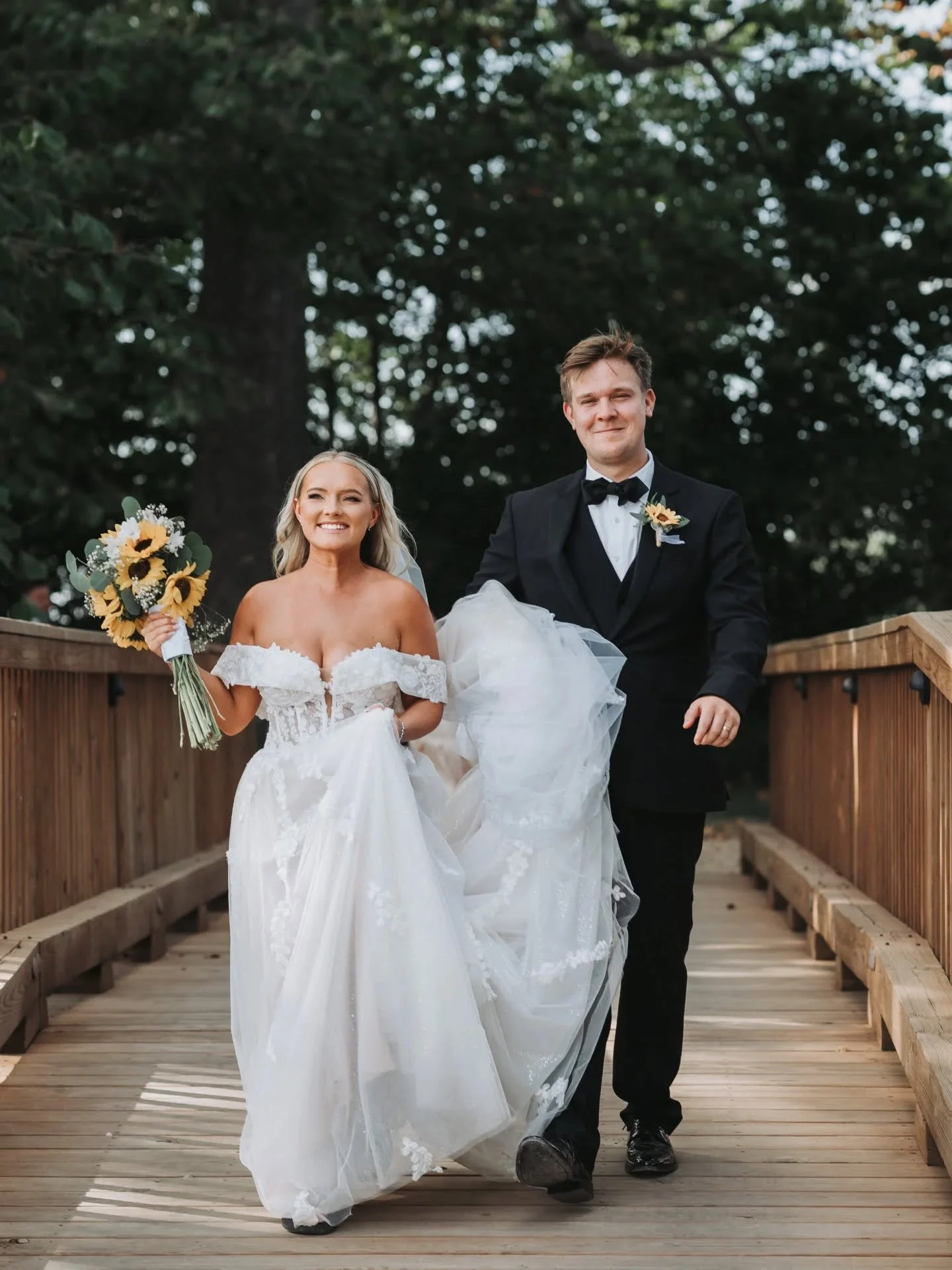 I'm not crying, you're crying..

⁣

Looking back through Shelby &amp; Korbins wedding gallery reminds me why ⁣⁣a first look and vows are always one of my favorite wedding day moments to photograph. The couple, the vows, the emotions 🤌🏼 It's what th