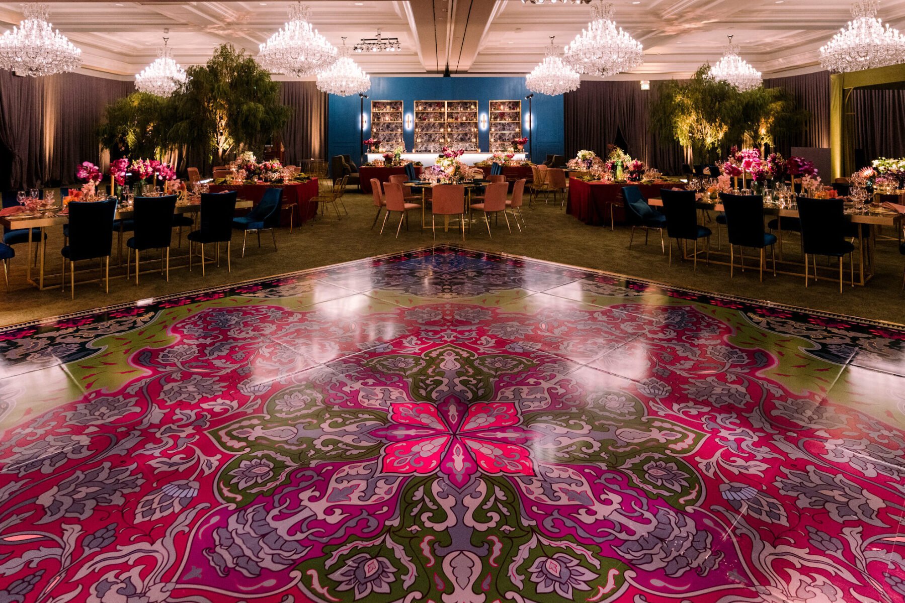glam-enchanted-wedding-samantha-stephen-33-232205-1672167307.jpg