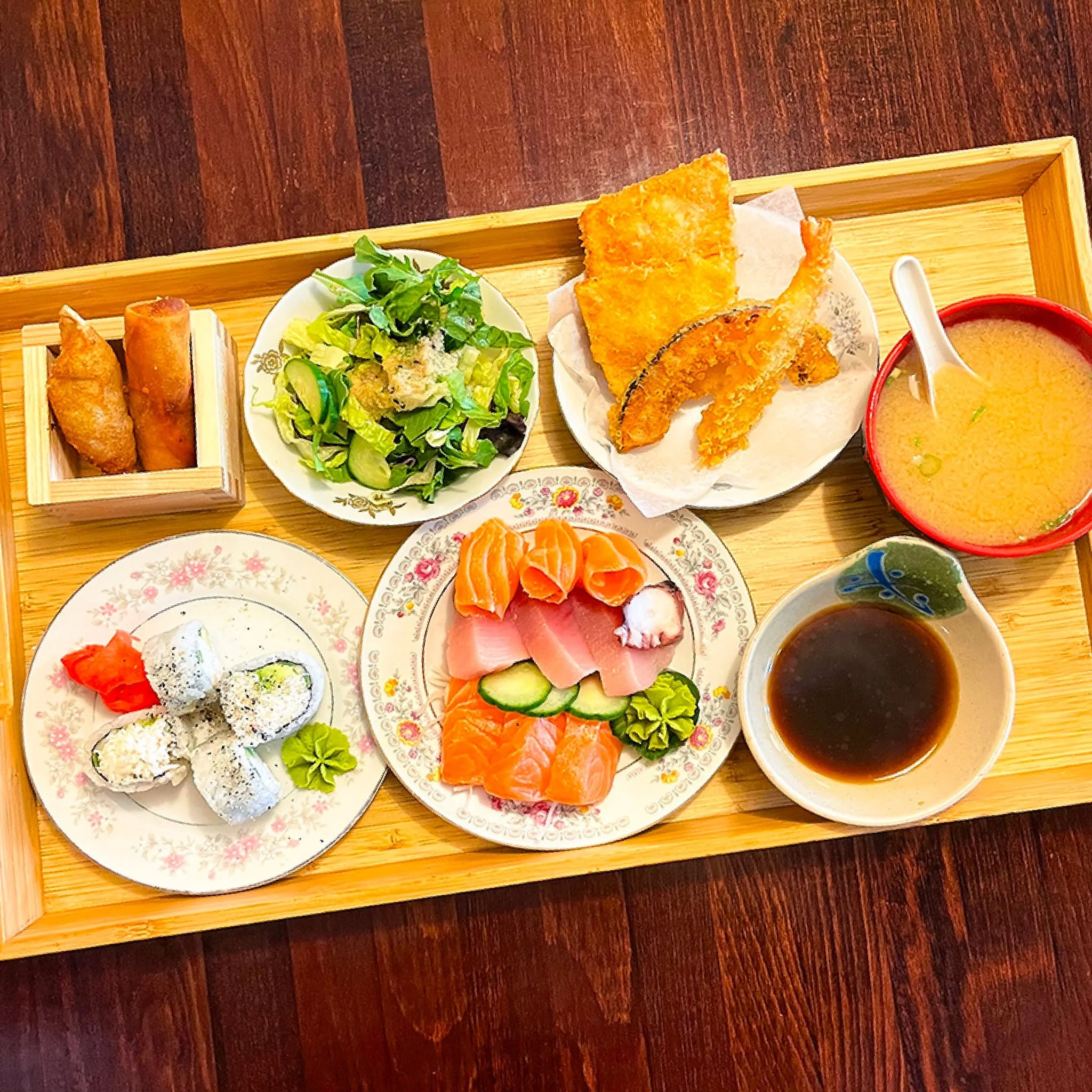🥢 Lunchtime, Upgraded.
Looking for a lunch that&rsquo;s fresh, satisfying &amp; great value?
Try our Lunch Special Bento &mdash; packed with variety, premium quality, and flavor to make your the day.

📸 Pictured is our customer-favorite Sashimi Ben