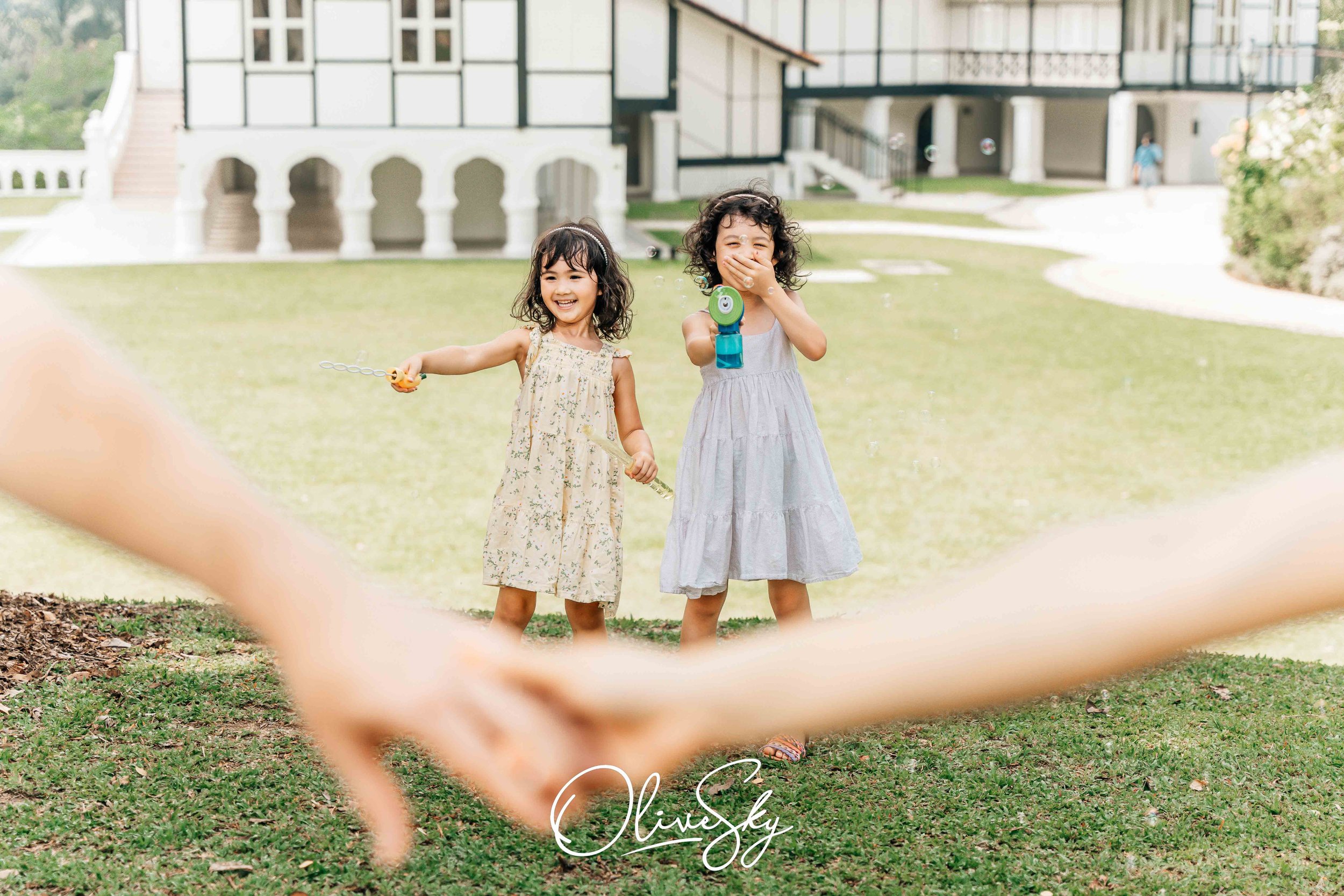 Outdoor family photography at botanic gardens singapore by olivesky