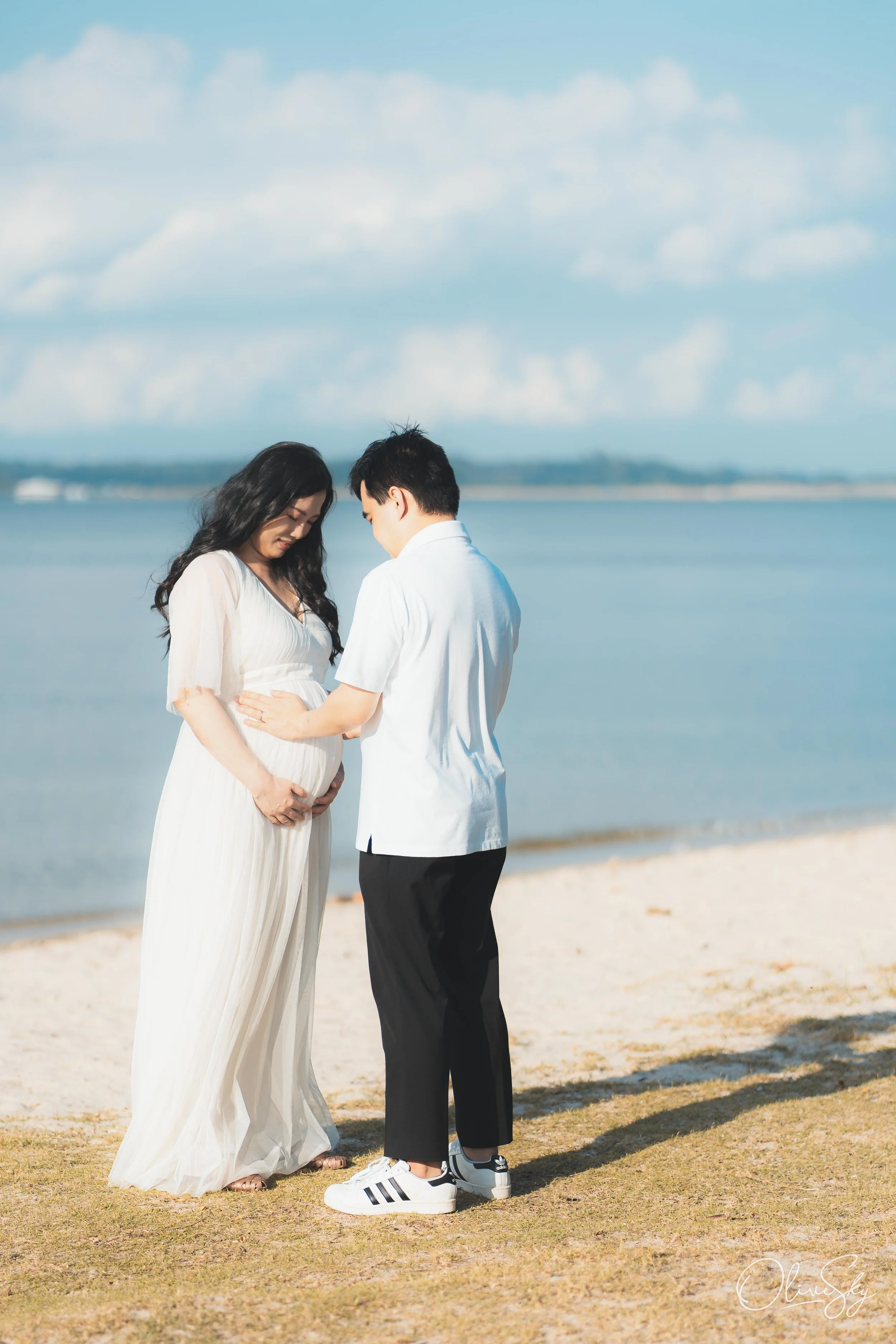 outdoor maternity photography beach singapore by olivesky