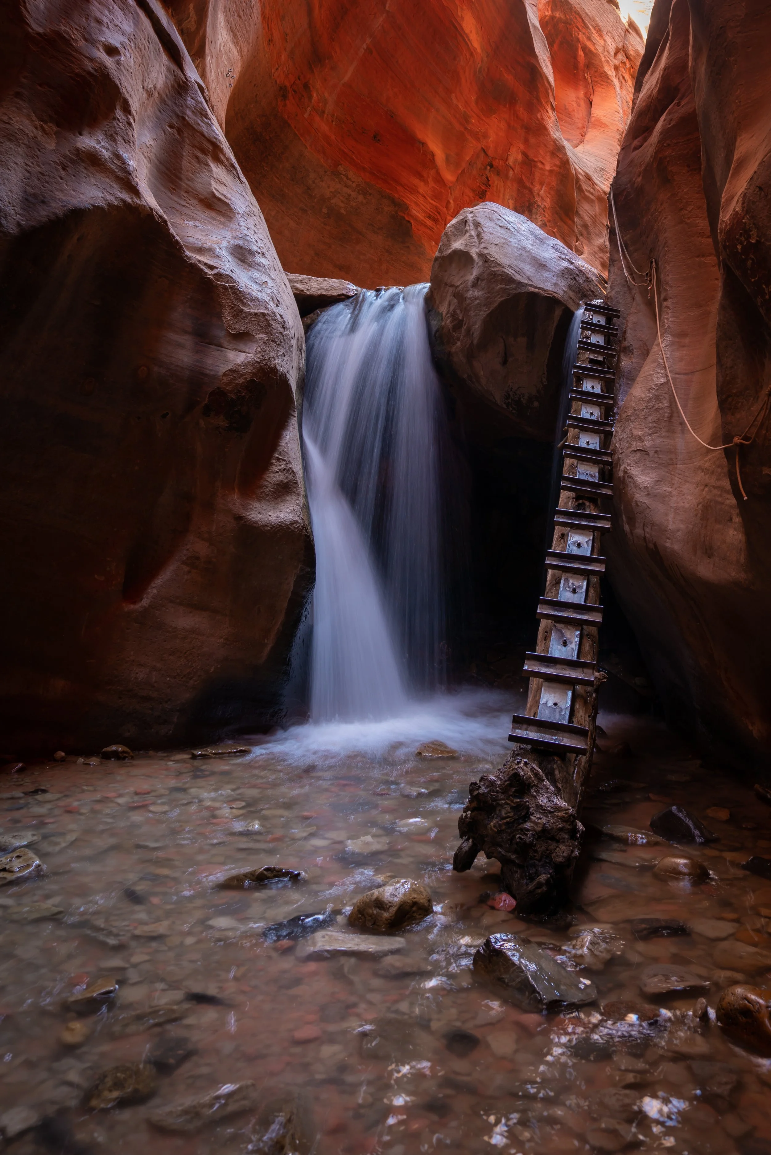 Hiking the Kanarra Falls Trail in Kanarraville, Utah