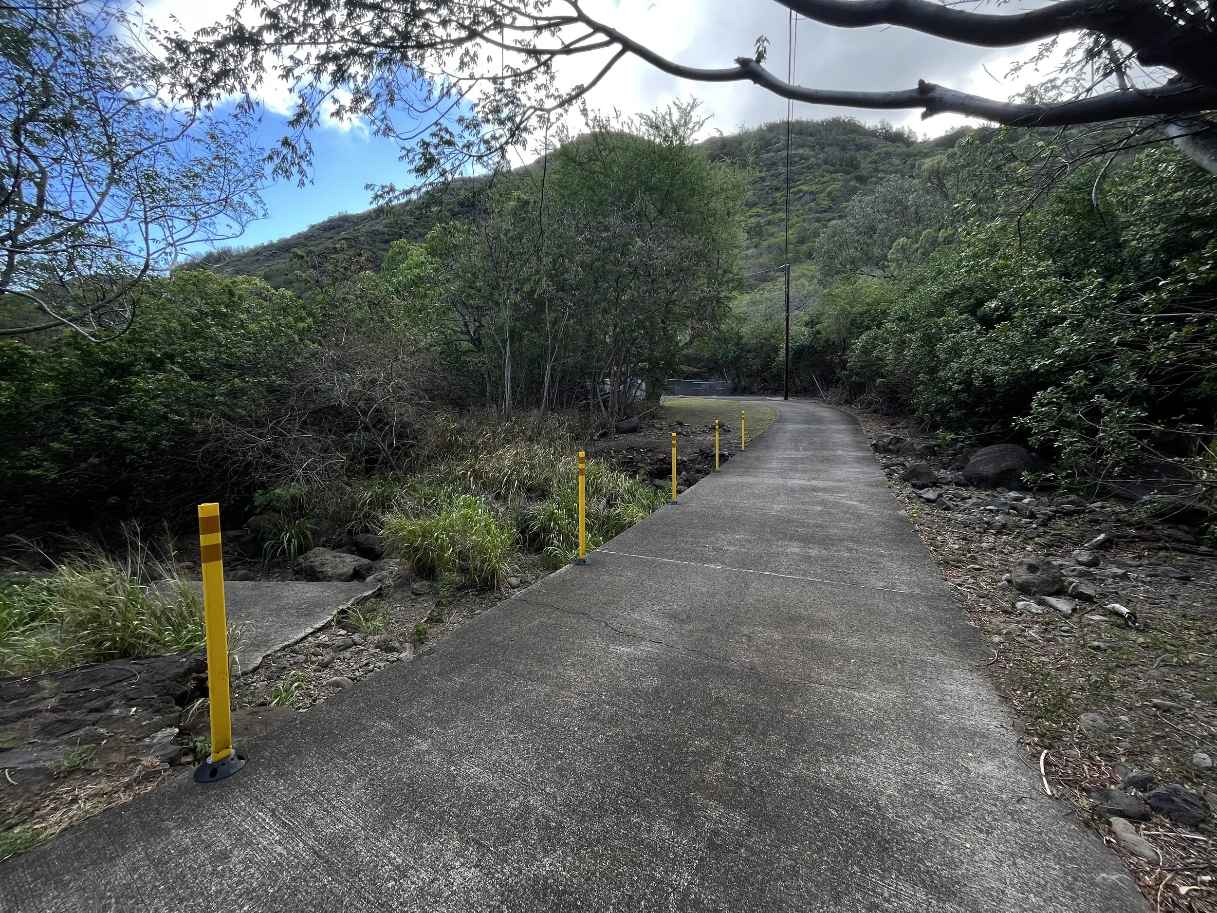 Hiking the Puʻu ʻO Kona Trail via Kuliʻouʻou Valley on Oʻahu — noahawaii