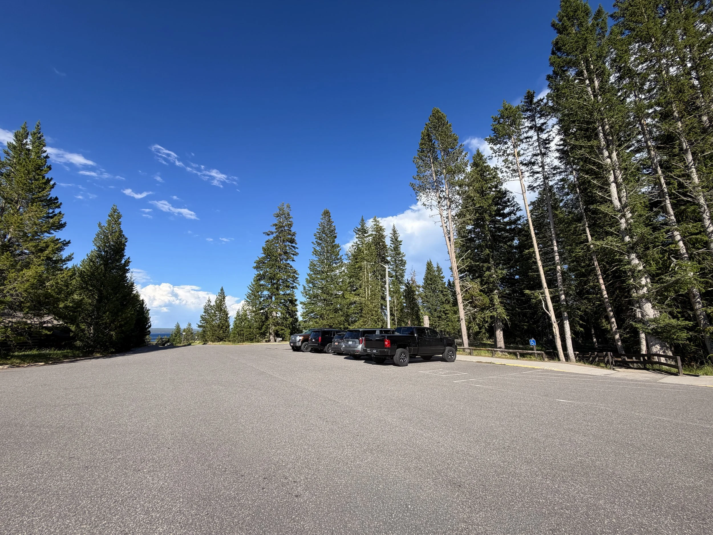 Duck Lake Trailhead Parking Yellowstone National Park Wyoming