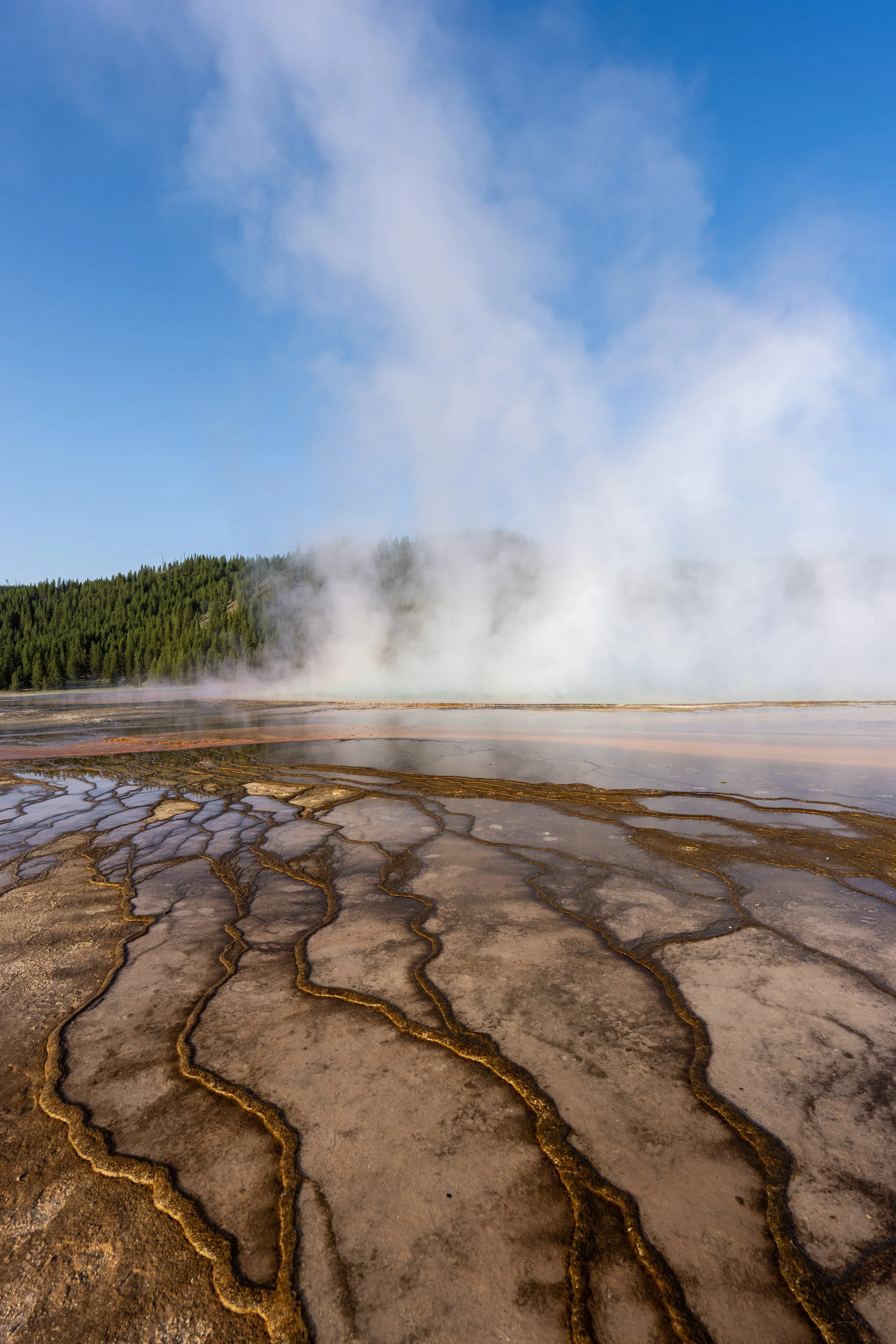 Hiking the Midway Geyser Basin Trail (Grand Prismatic Spring) in Yellowstone National Park