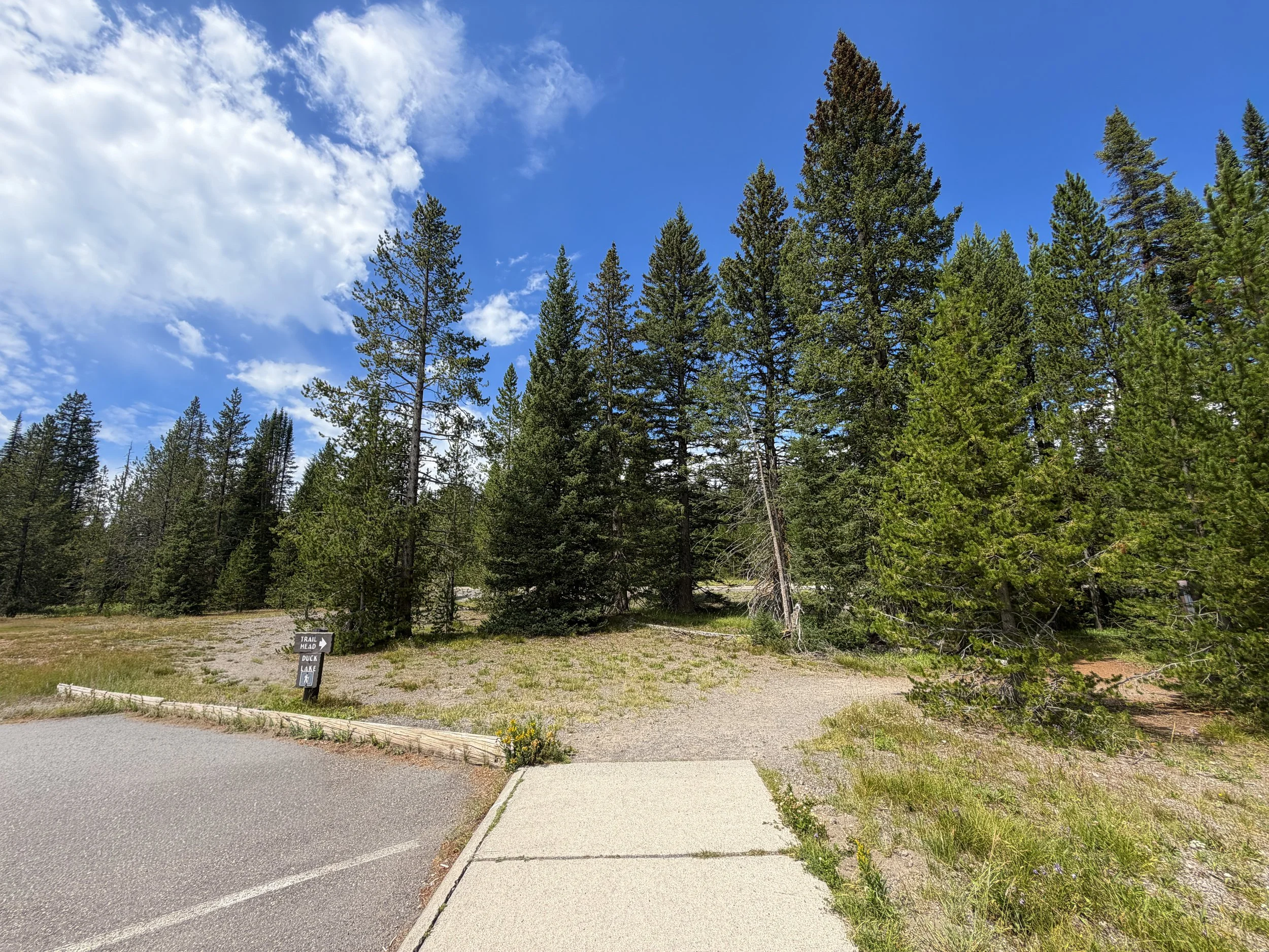Duck Lake Trailhead Yellowstone National Park Wyoming