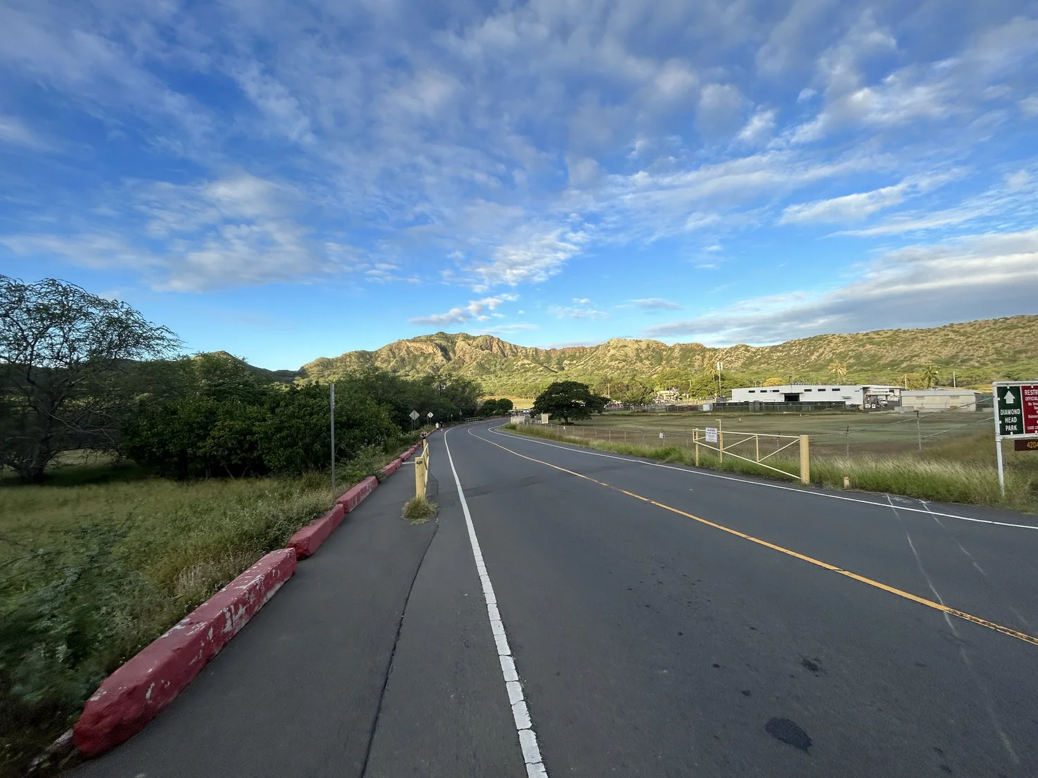 Hiking the Diamond Head Trail (Lēʻahi) in Waikīkī on Oʻahu — noahawaii