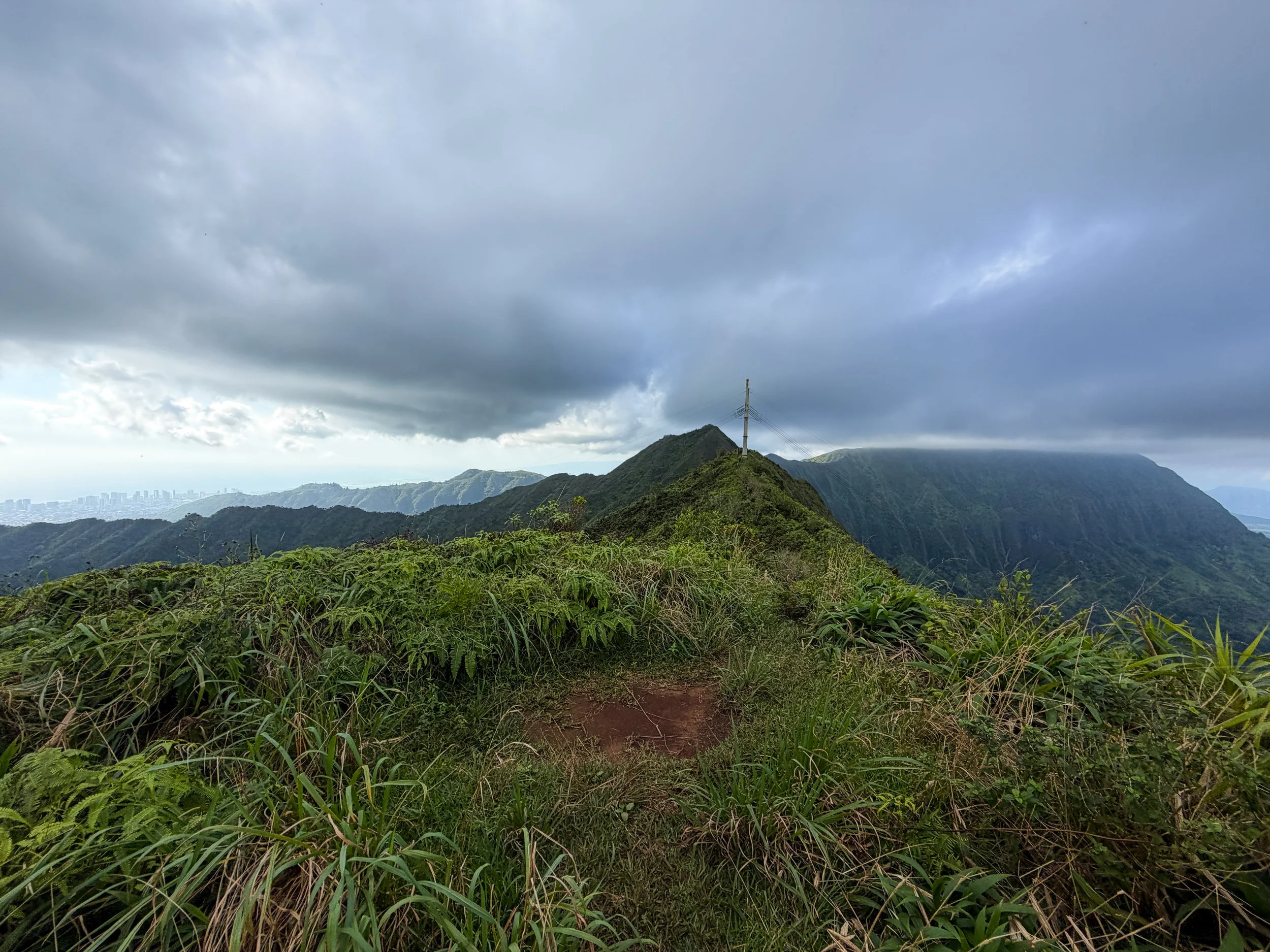 KST Kaau Crater Trail Oahu Hawaii
