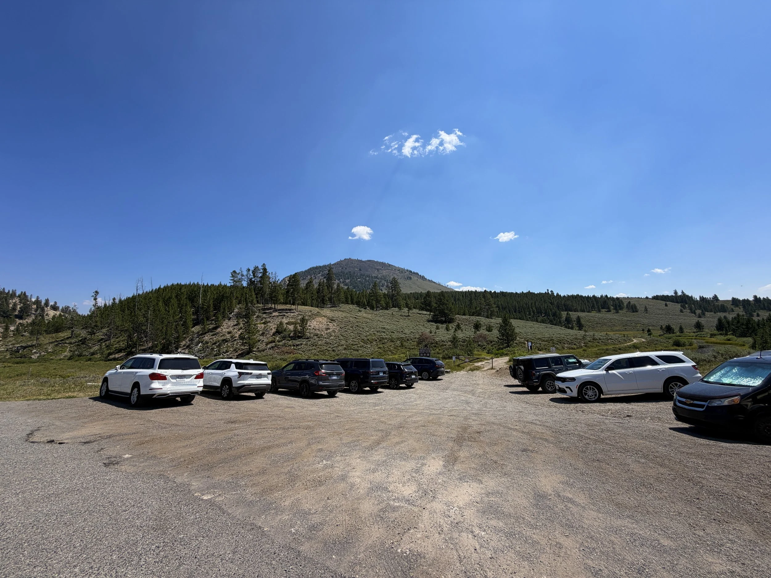 Bunsen Peak Trailhead Parking Yellowstone National Park Wyoming