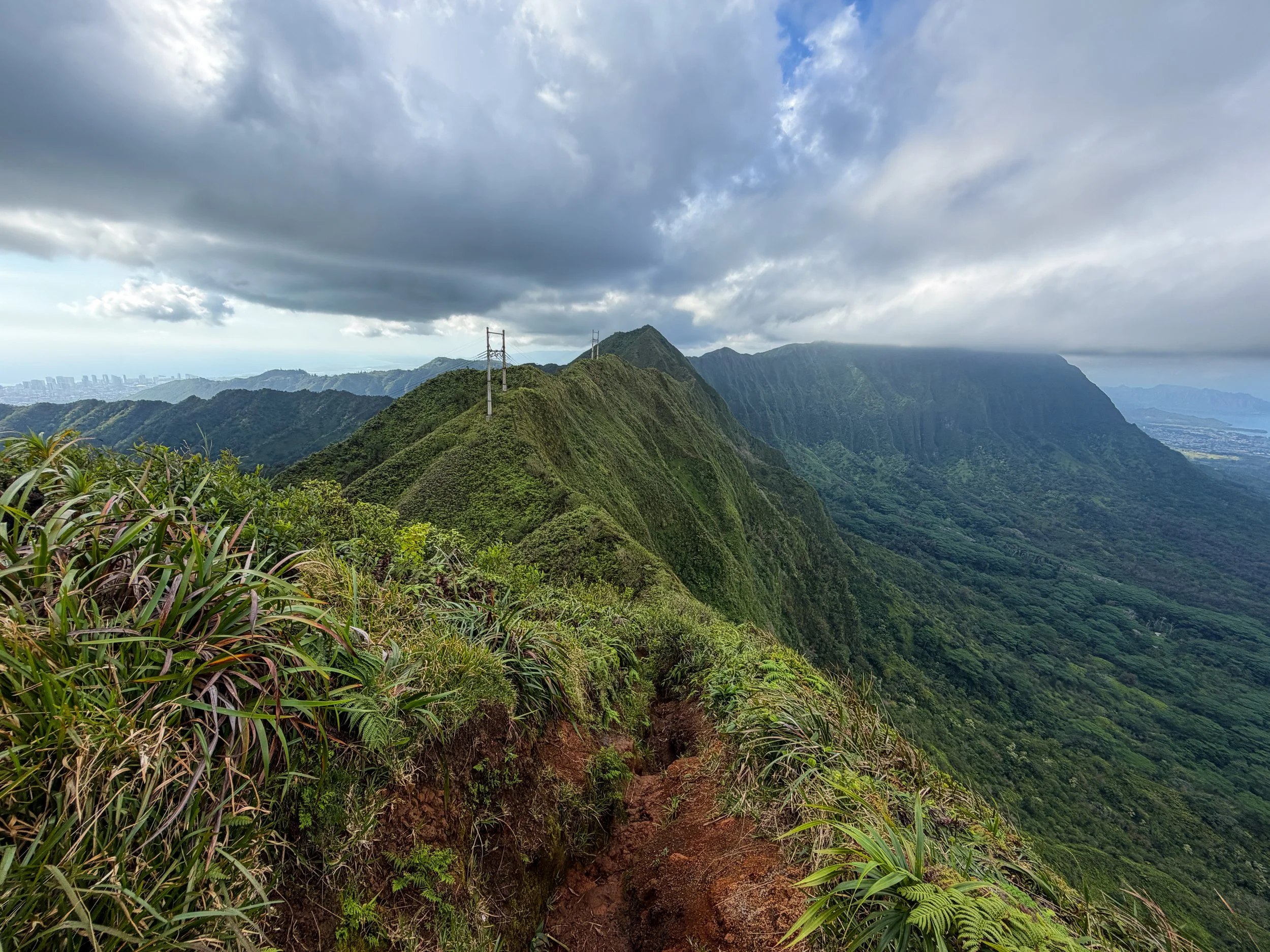 KST Kaau Crater Trail Oahu Hawaii