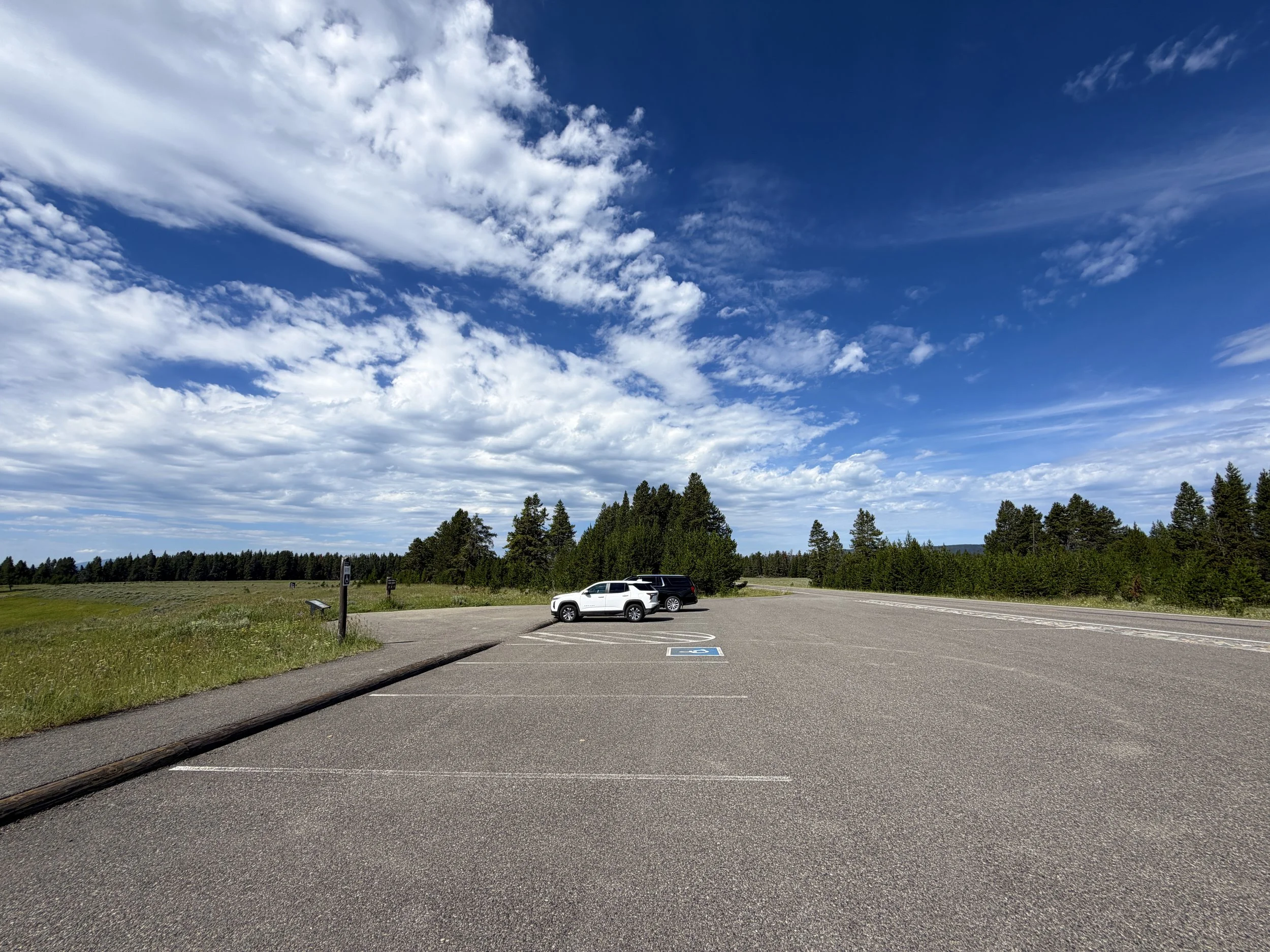 Storm Point Trailhead Parking Yellowstone National Park Wyoming
