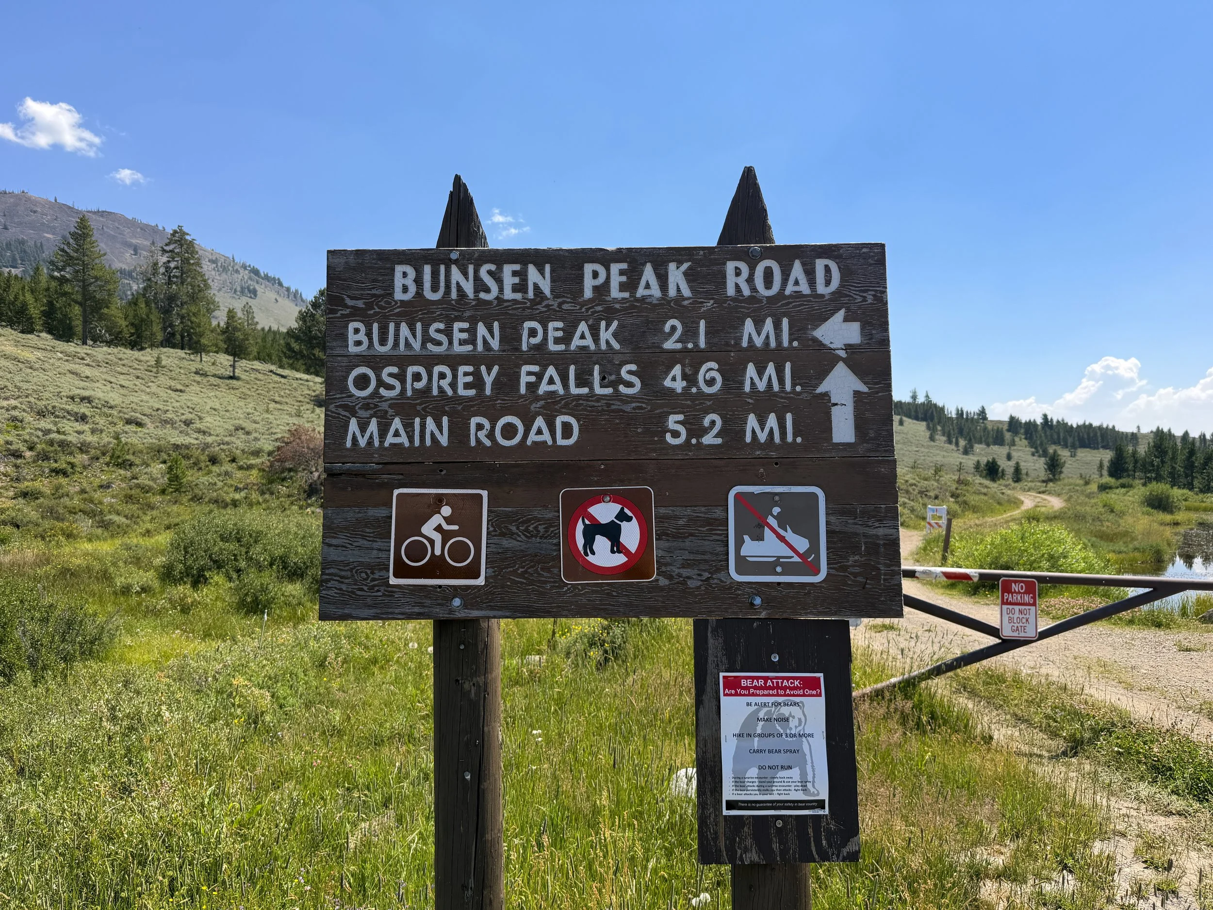Bunsen Peak Trailhead Yellowstone National Park Wyoming