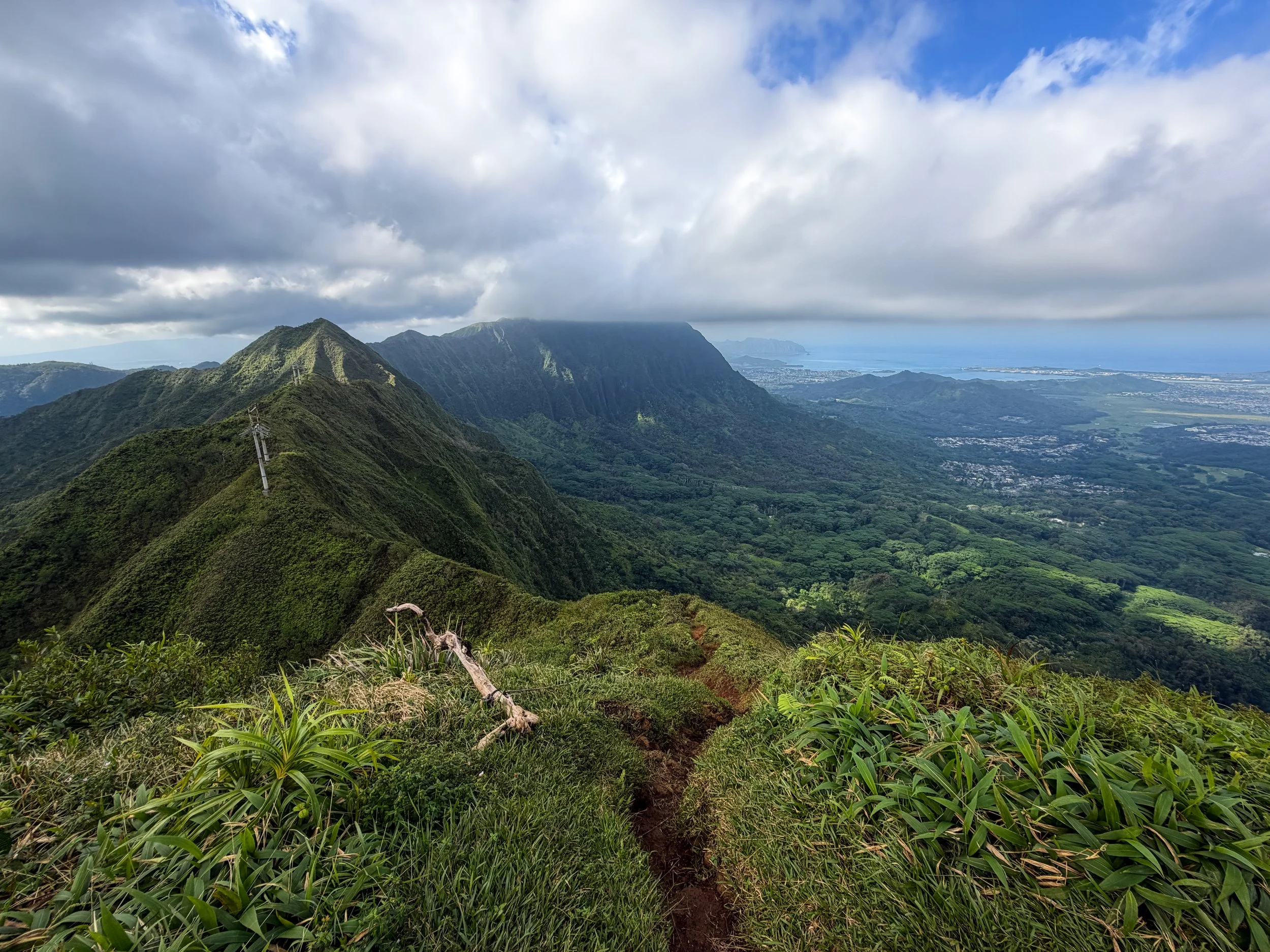 KST Kaau Crater Trail Oahu Hawaii