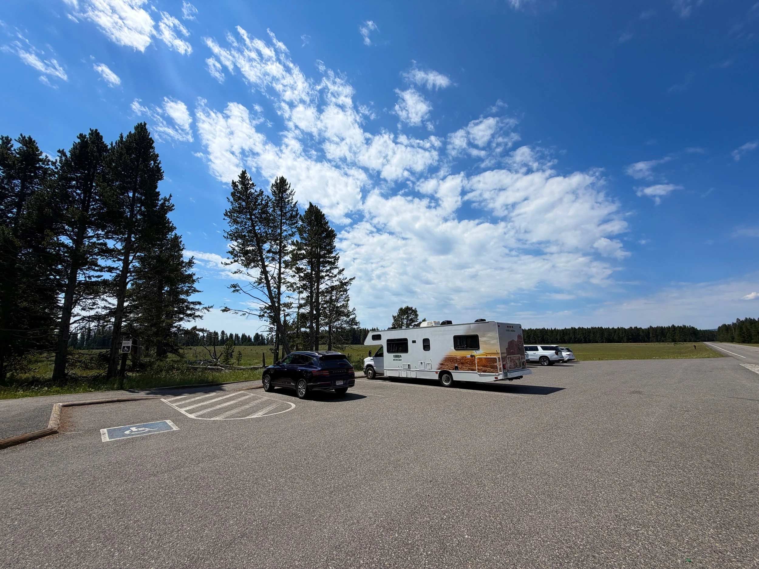 Storm Point Trailhead Parking Yellowstone National Park Wyoming