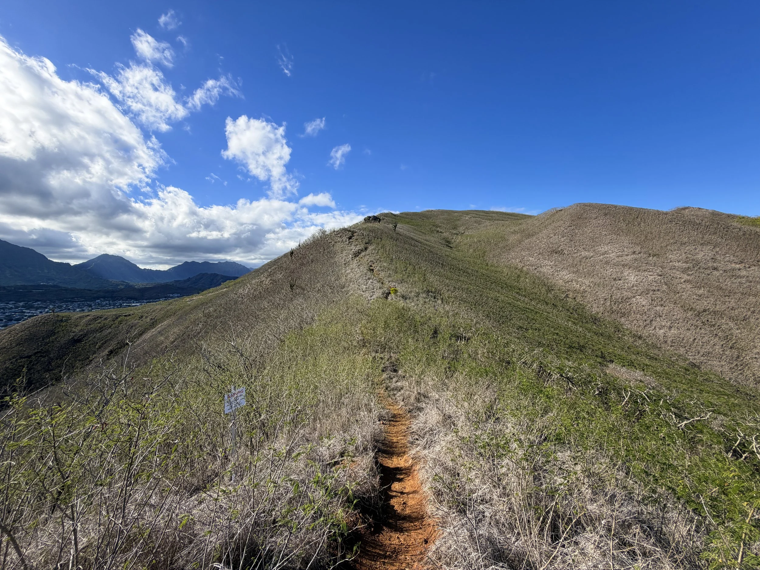 Back Lanikai Pillbox Hike Oahu Hawaii