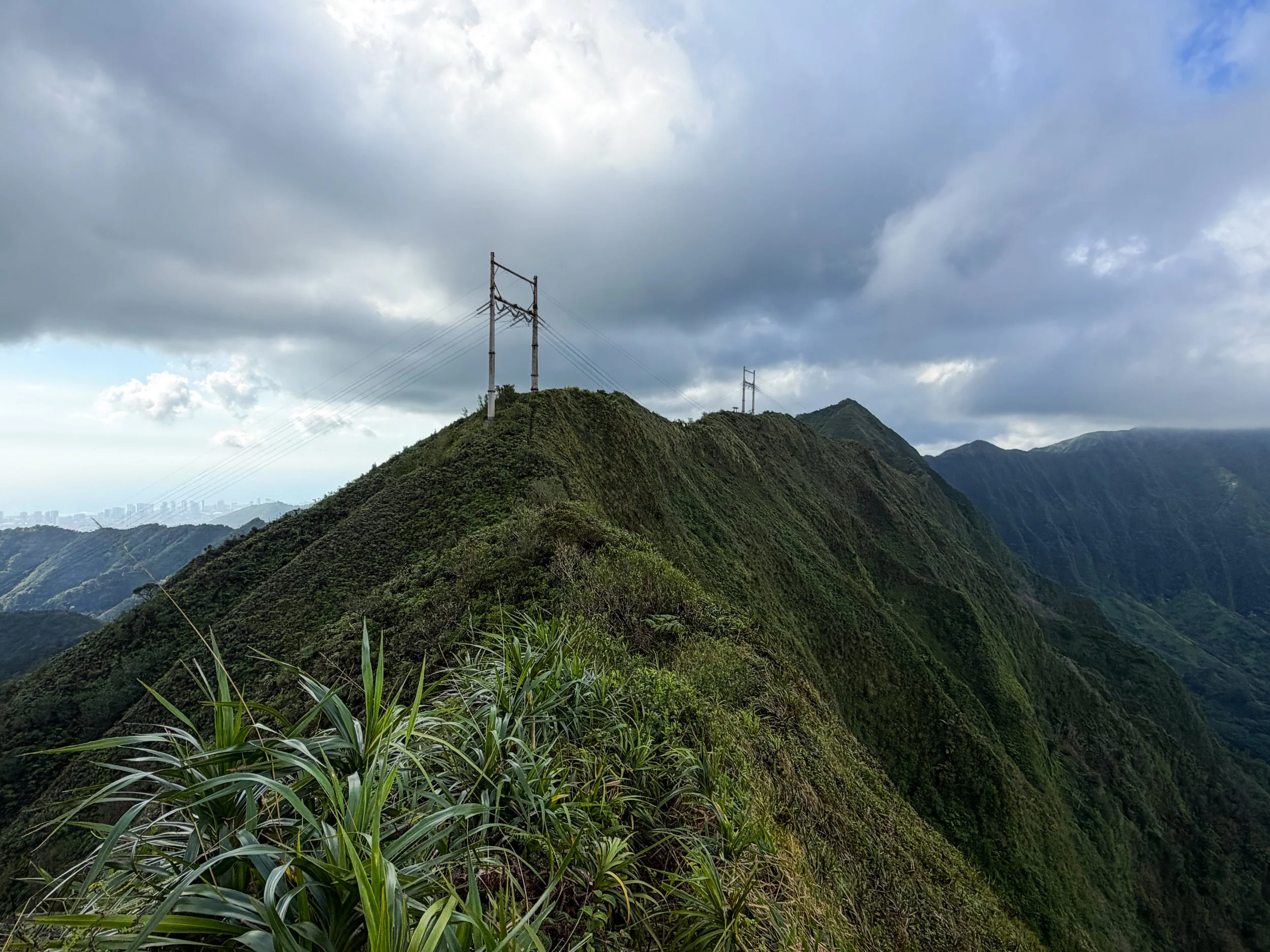 KST Kaau Crater Trail Oahu Hawaii