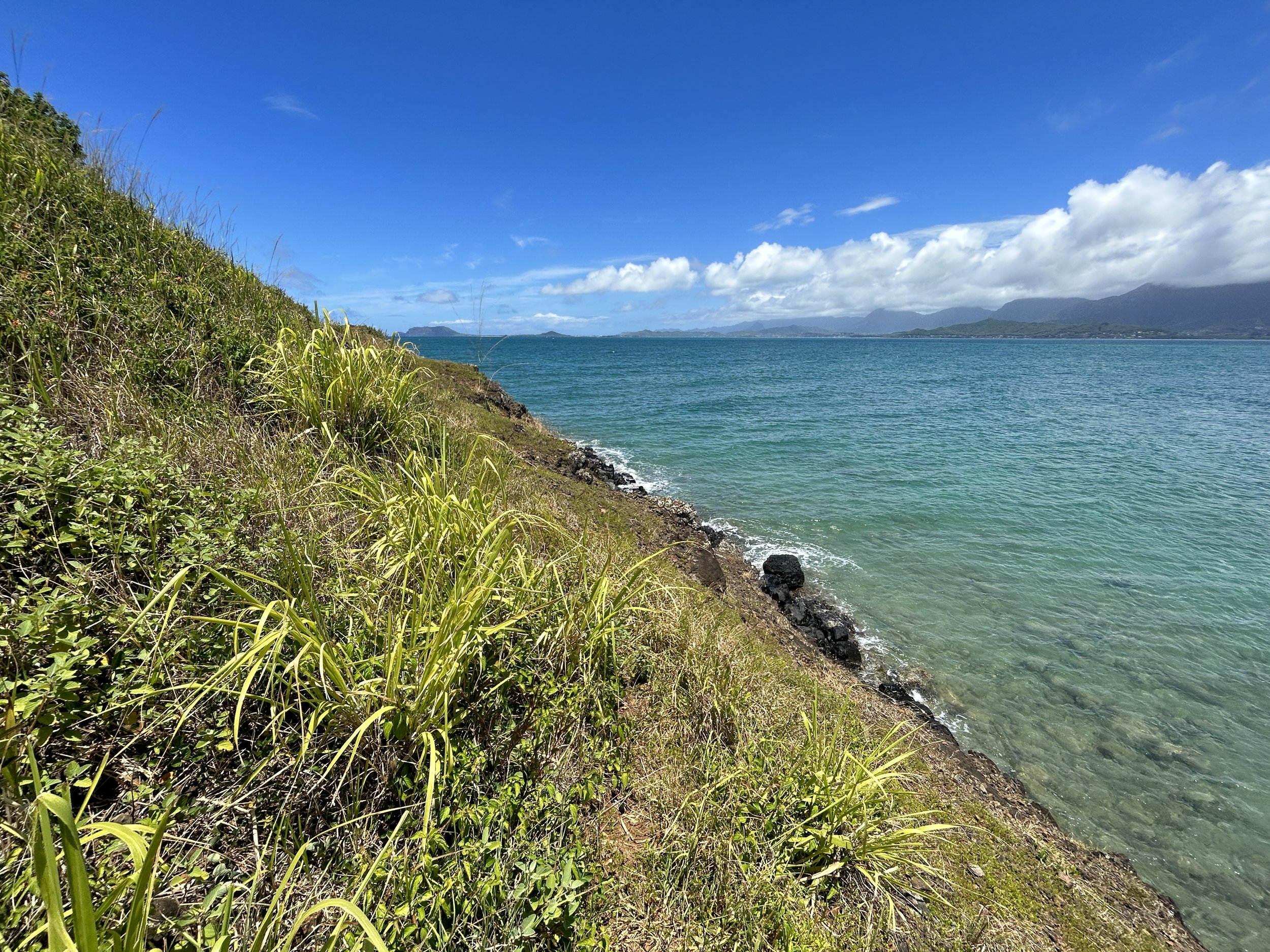 Kayaking & Hiking Mokoliʻi (Chinaman's Hat) on Oʻahu — noahawaii