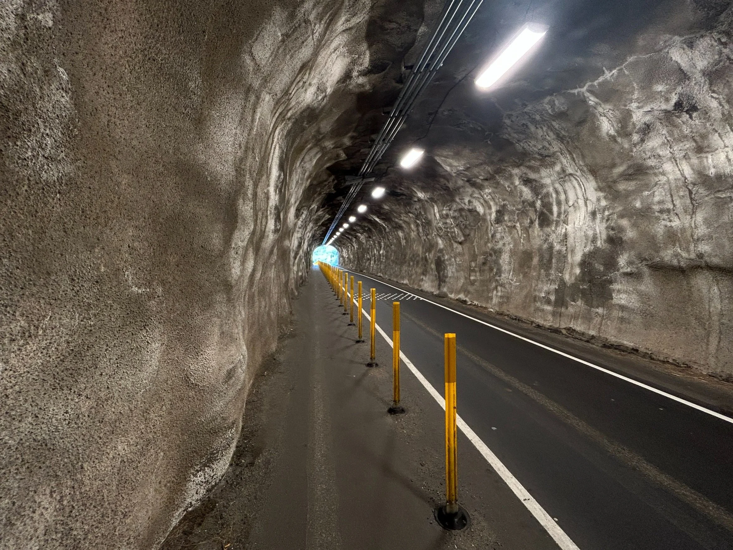 Hiking the Diamond Head Trail (Lēʻahi) in Waikīkī on Oʻahu — noahawaii