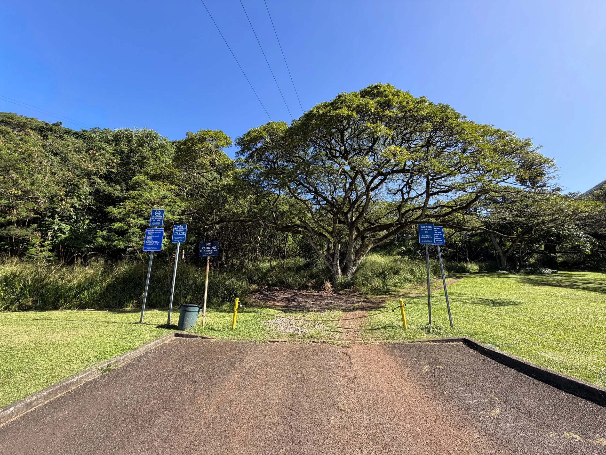 Tripler Ridge Trail via Moanalua Valley Oahu Hawaii