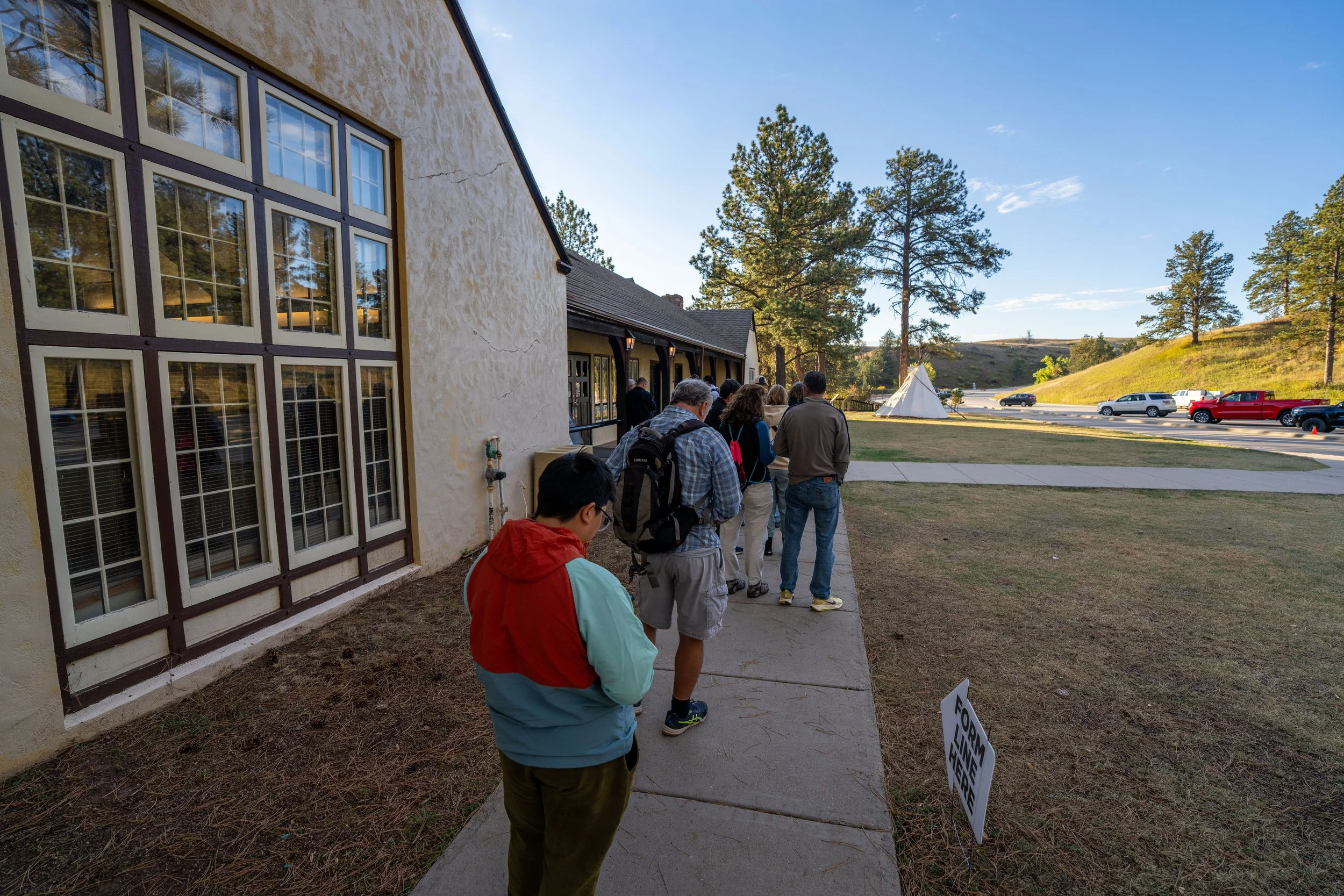 Visitor Center Cave Tours Line Wind Cave National Park