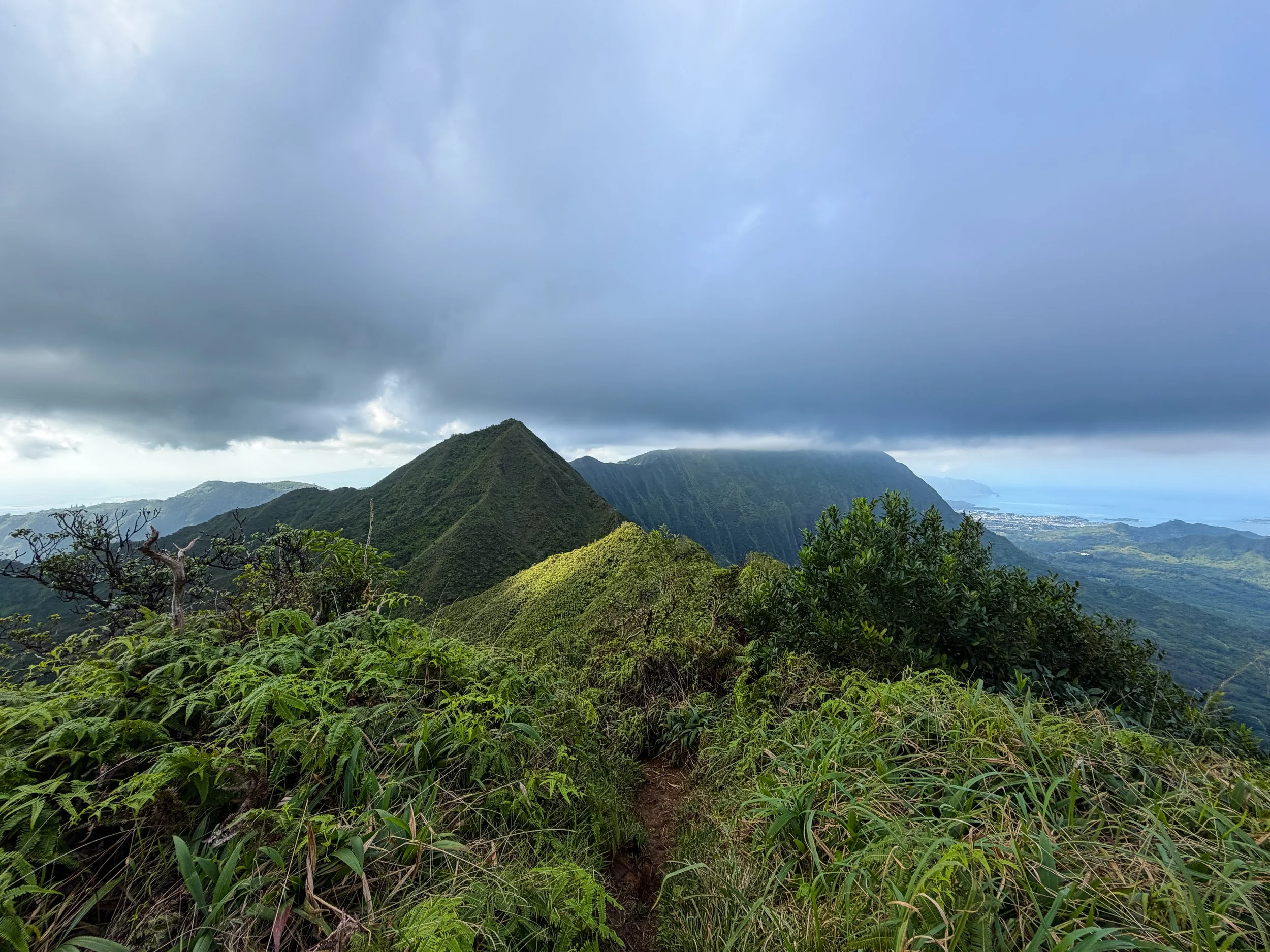 Koolau Summit Kaau Crater Trail Oahu Hawaii