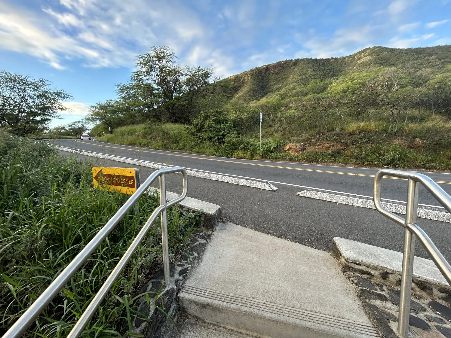 Hiking the Diamond Head Trail (Lēʻahi) in Waikīkī on Oʻahu — noahawaii