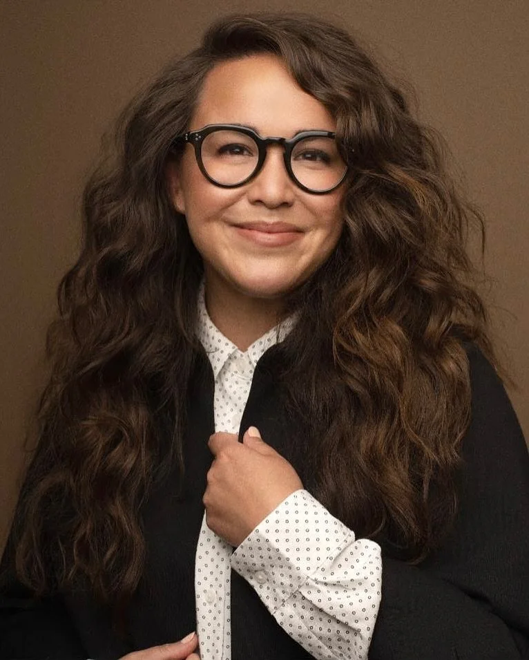 New Episode! ❤️🎧
Confidence can&rsquo;t come from culture&mdash;it must be built on truth. In this conversation with @hosanna.wong , we explore how to raise kids who know who they are before the world tries to tell them otherwise.

From spoken word 