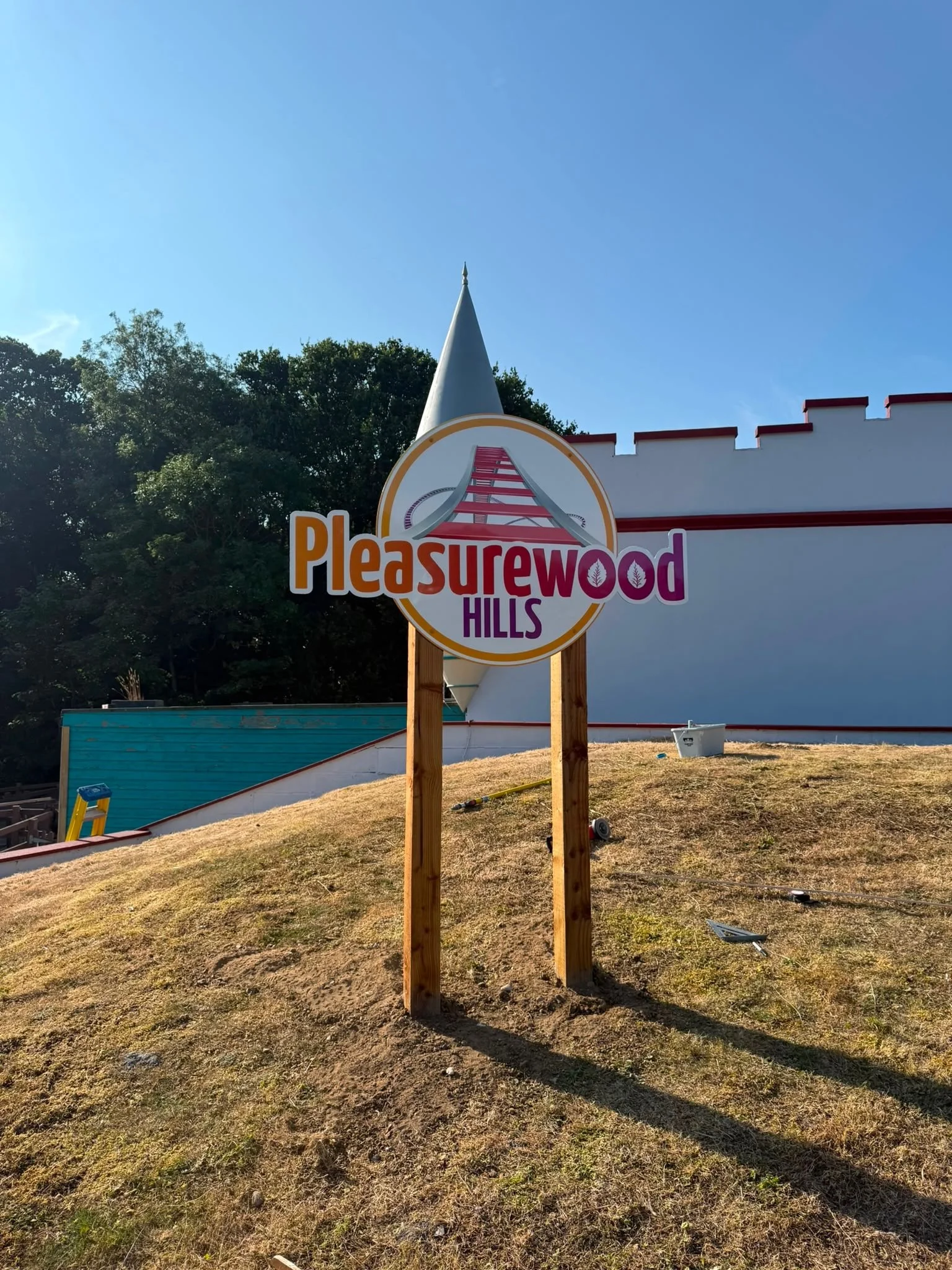 A little bit of everything for East Anglia&rsquo;s biggest theme park. 🎢🎨 Proud to bring these ideas to life for @pwhills 

Artwork designed &amp; produced by Showman Signs 🎠 

www.showmansigns.co.uk