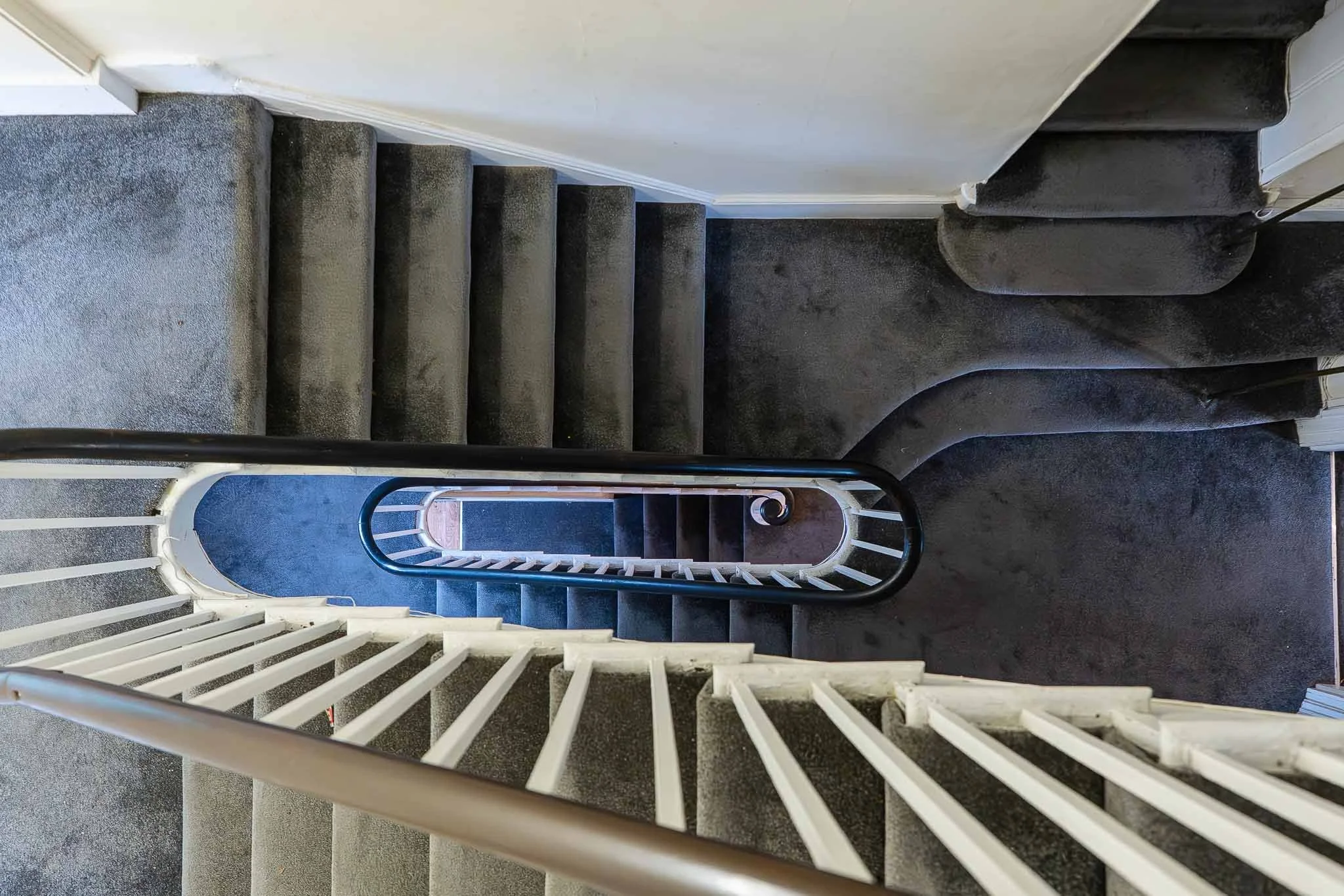 stoke-newington-curved-staircase.jpg