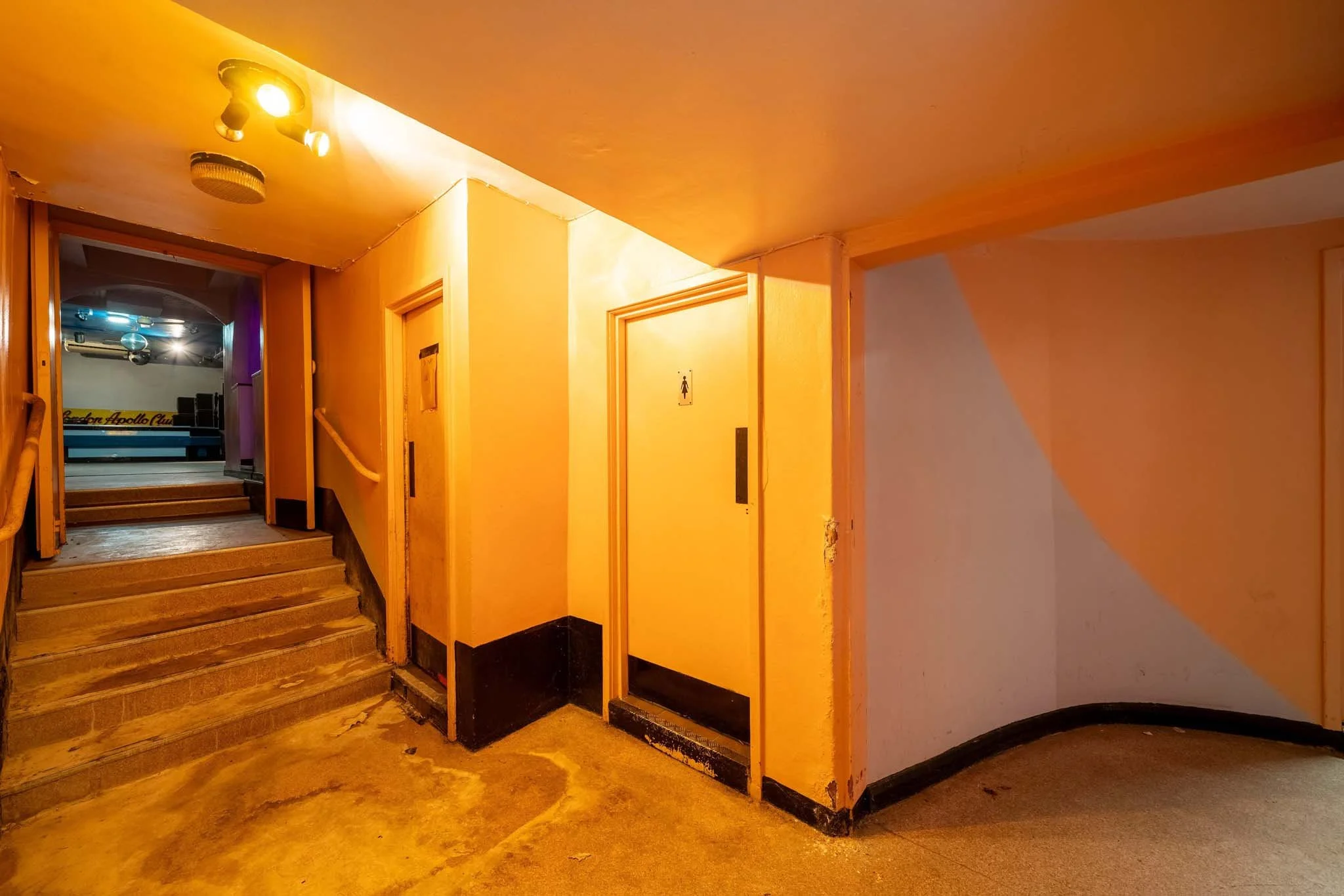 apollo-club-corridor-yellow.jpg