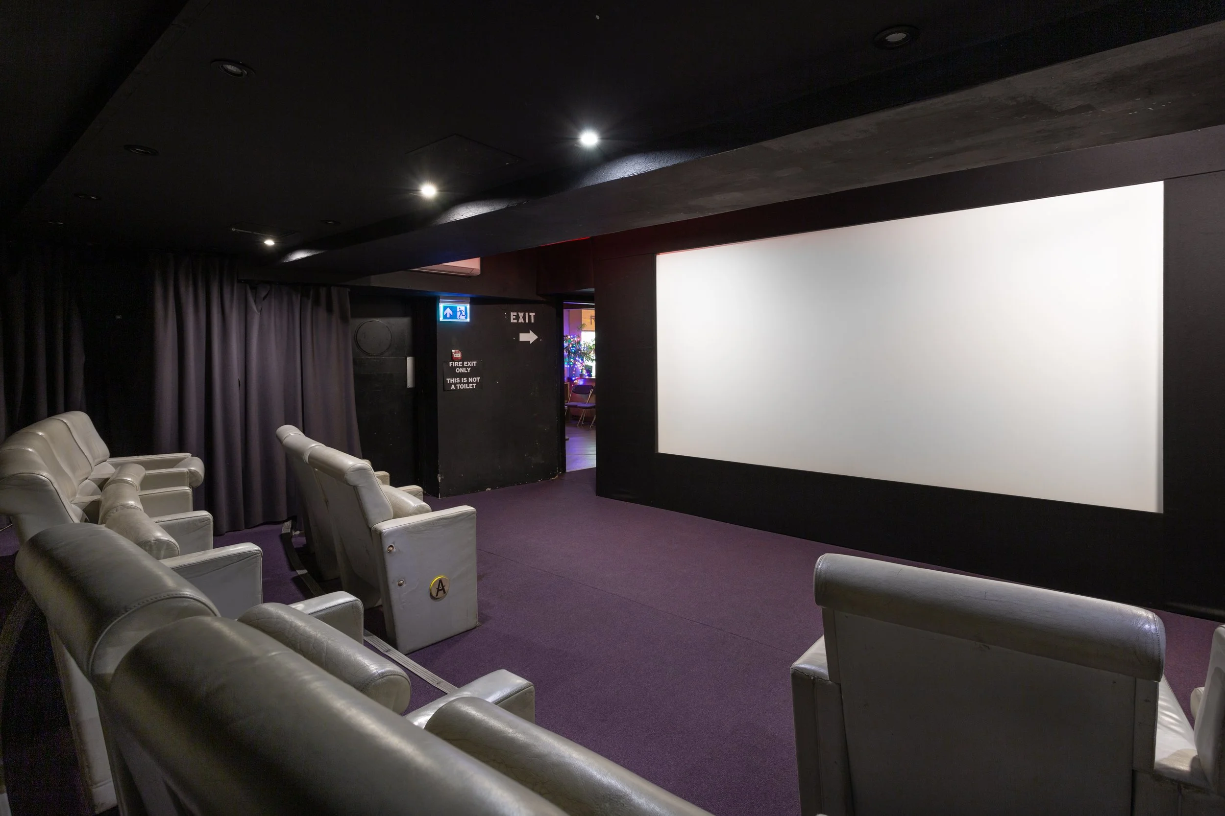 Rio Cinema_screen 2_retouched_03.jpg