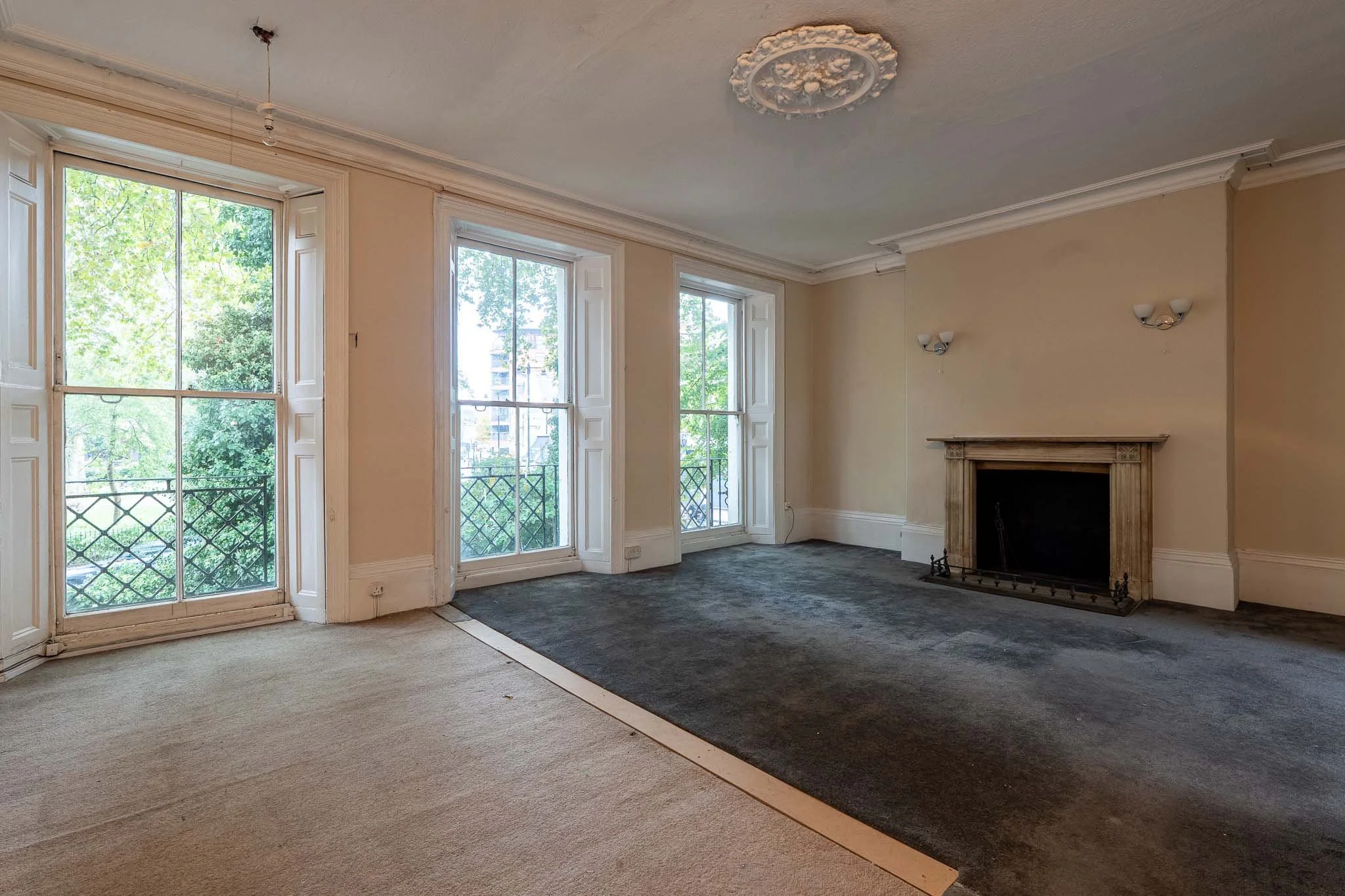 stoke-newington-room-windows-fireplace.jpg