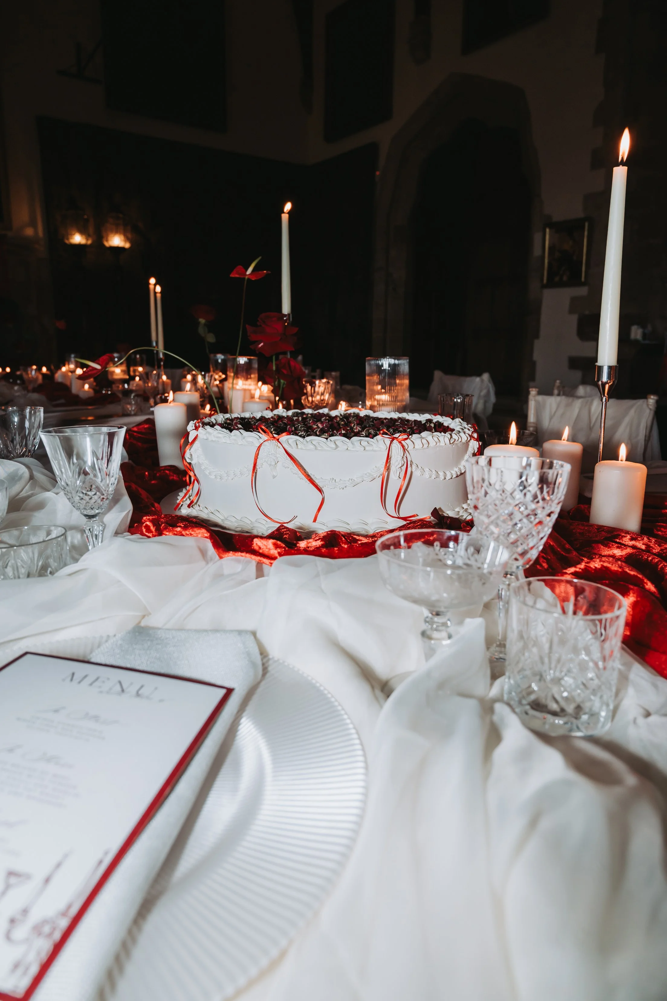 Direct flash wedding cake