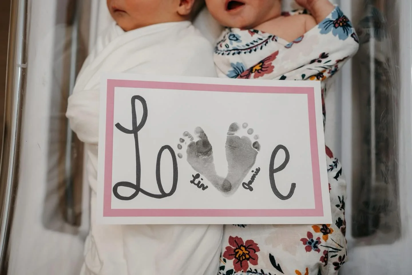 JNP recently photographed a Fresh 48 for a special set of twins! 💙🩷 Did you know if you&rsquo;re in the St. Cloud area, I can come to your birth space after your settled after birth (typically within the first 48 hours) &amp; document your first fe
