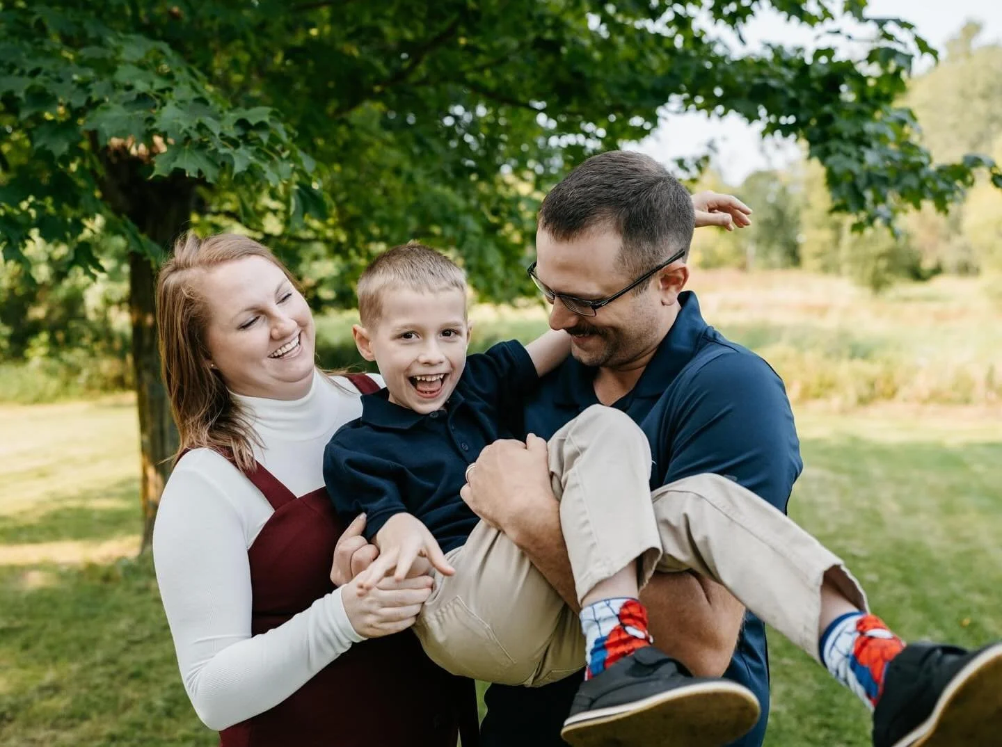 Peep them Spiderman socks, I love them 🥰 #janellenicolephotography #familyphotography #spiderman #somuchlove #family
